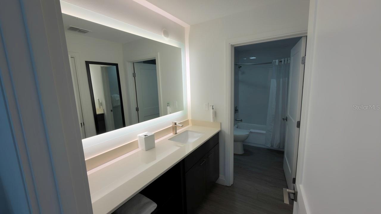 GROVE RESIDENCE & SPA HOTEL CONDO 3 - Residential