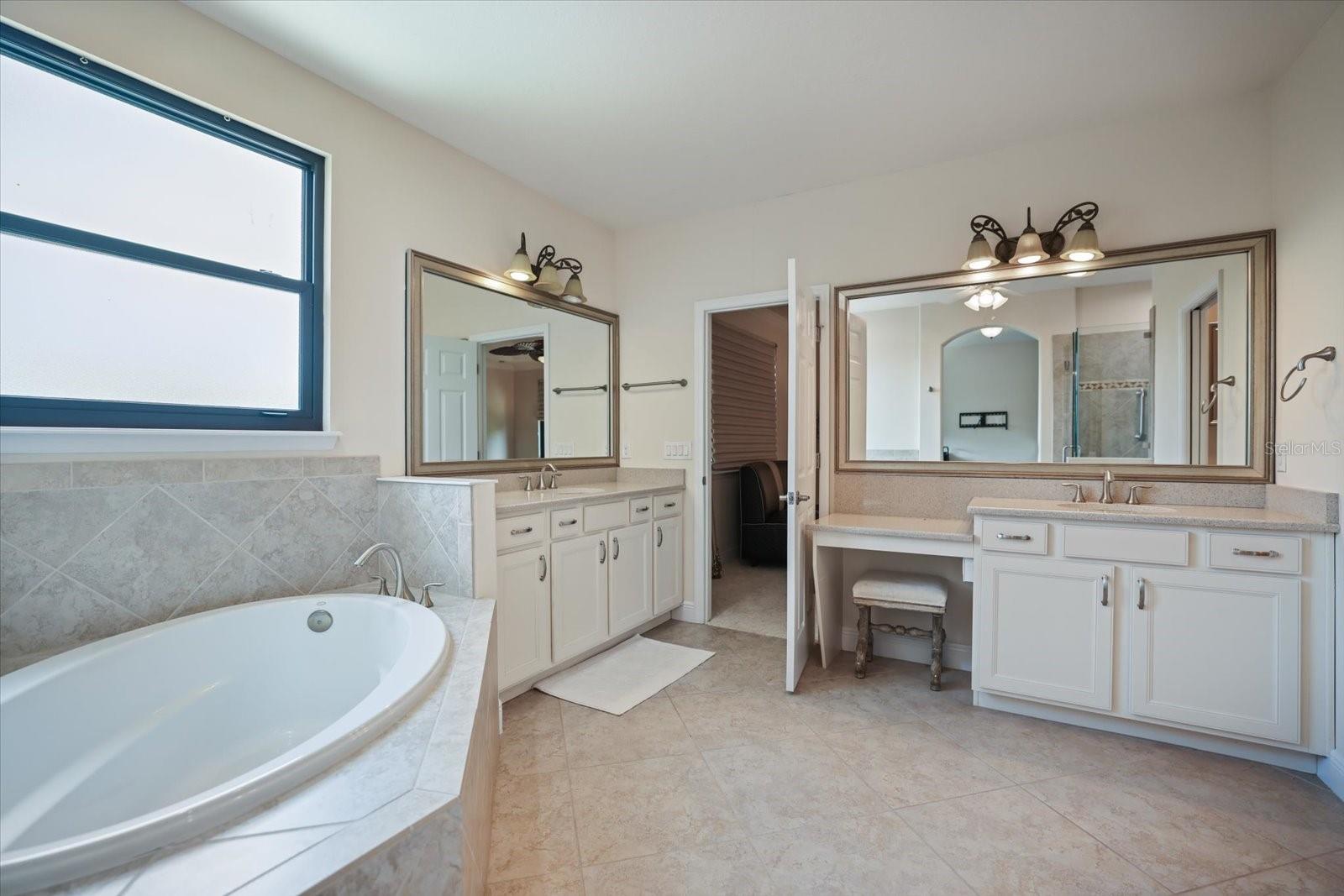KENILWORTH ESTATES - Residential