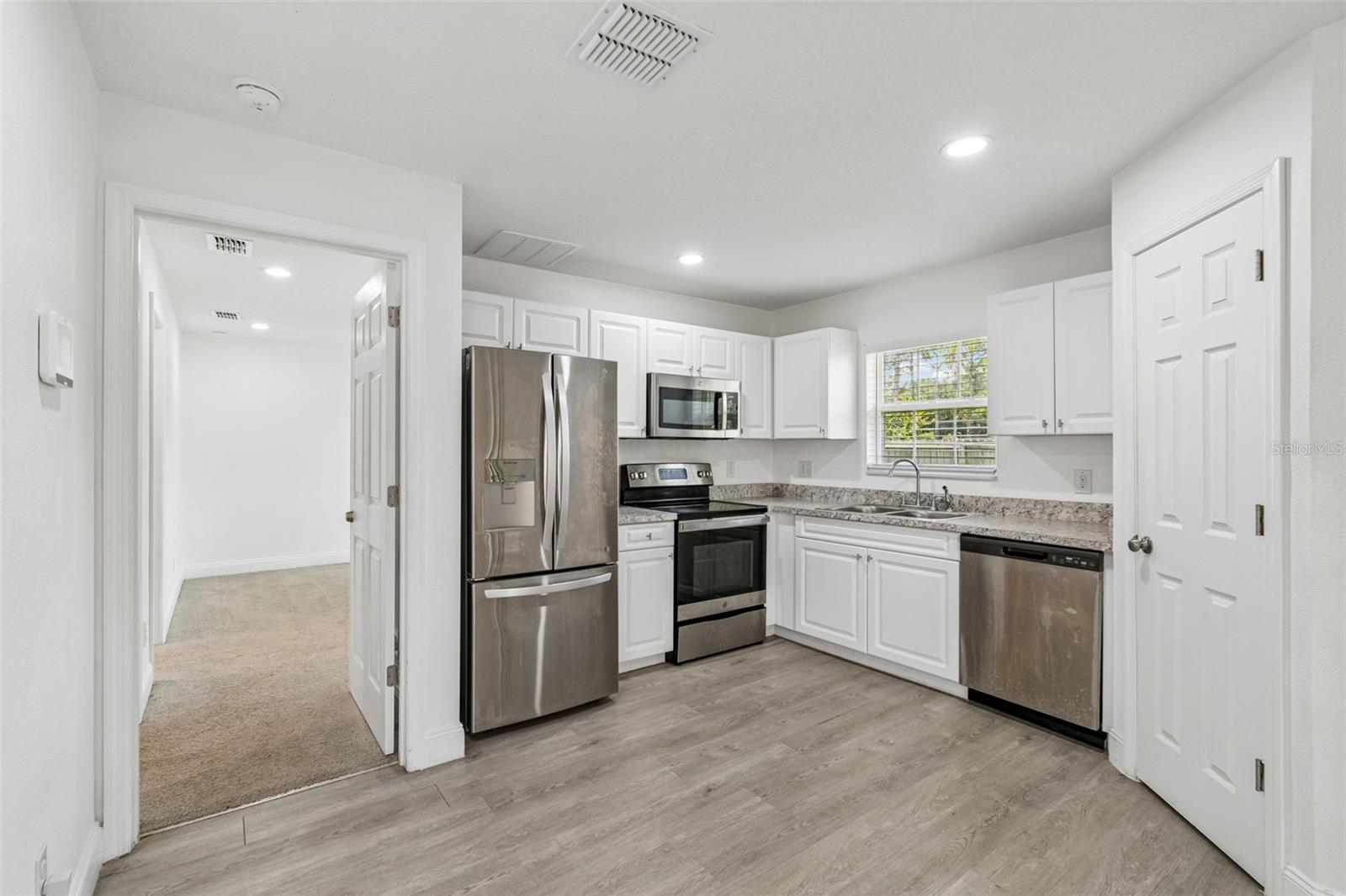 MALIBU GROVES SIXTH ADD - Residential Lease