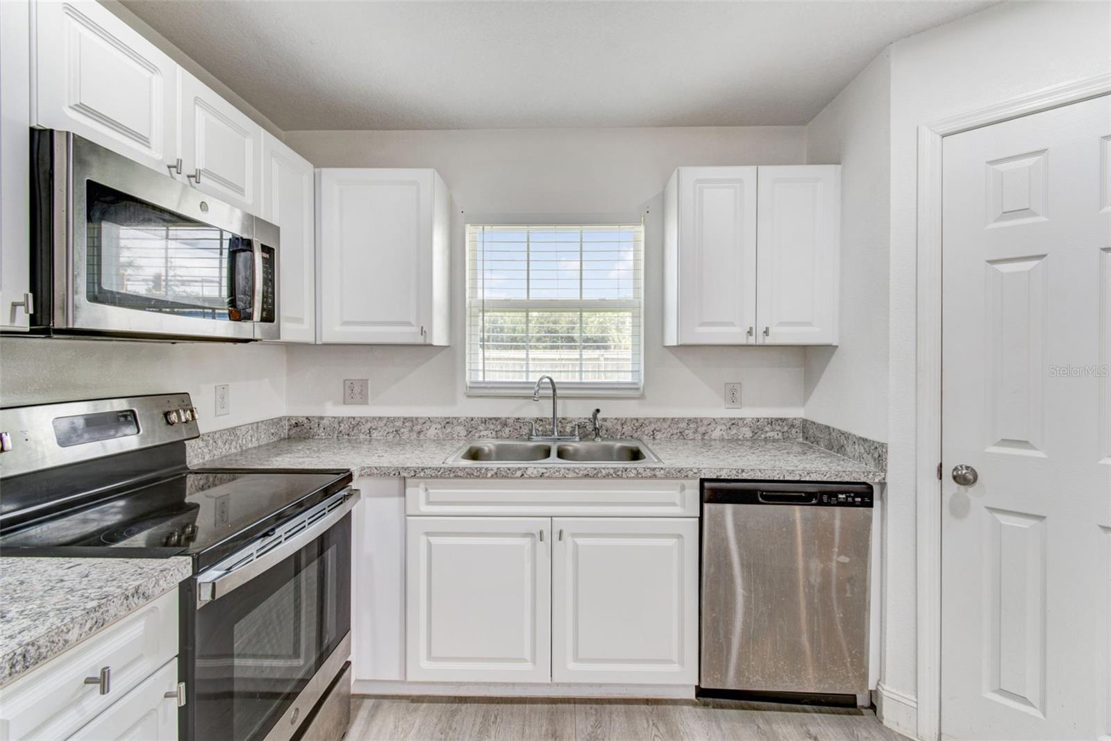 MALIBU GROVES SIXTH ADD - Residential Lease