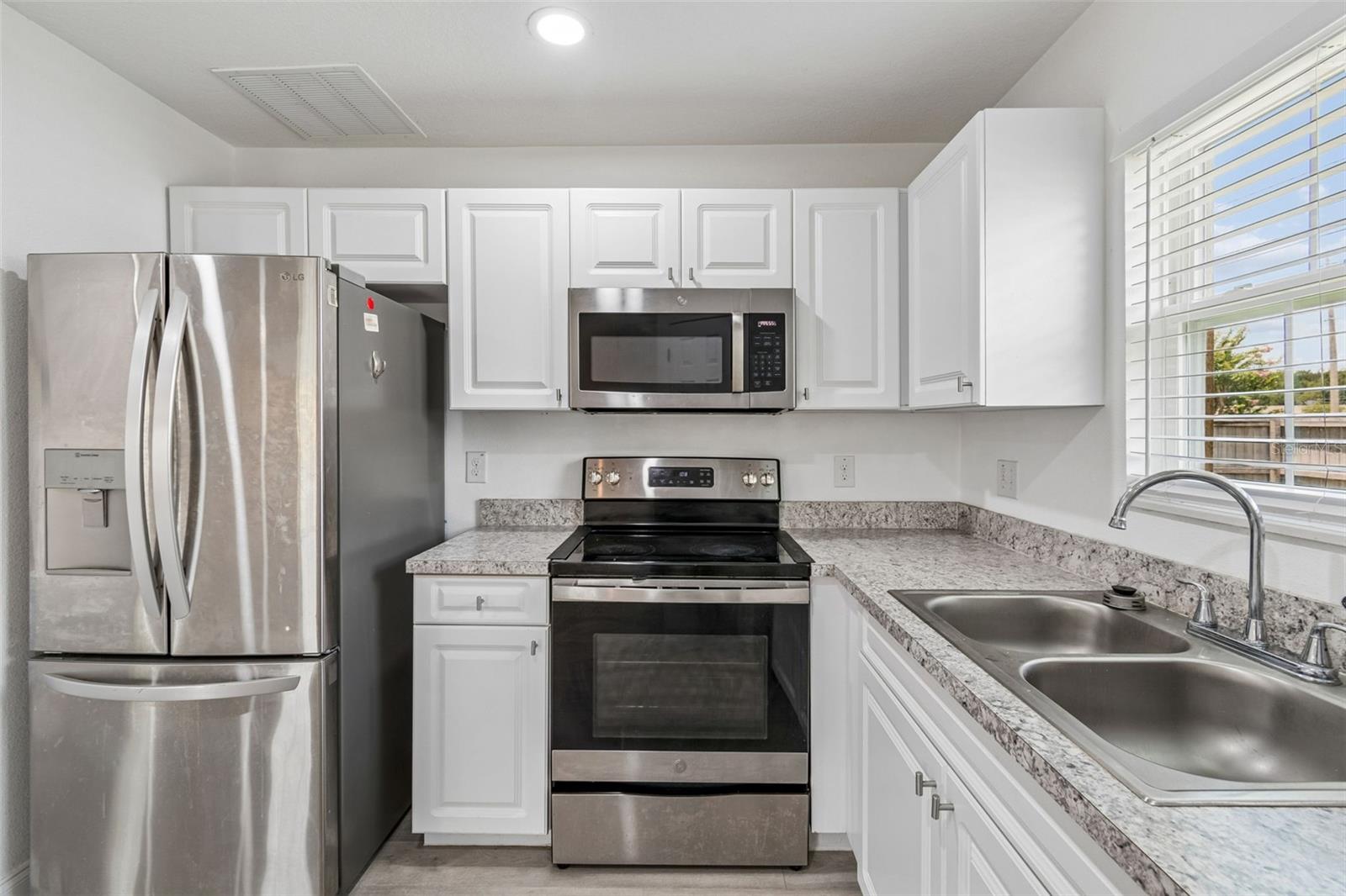 MALIBU GROVES SIXTH ADD - Residential Lease