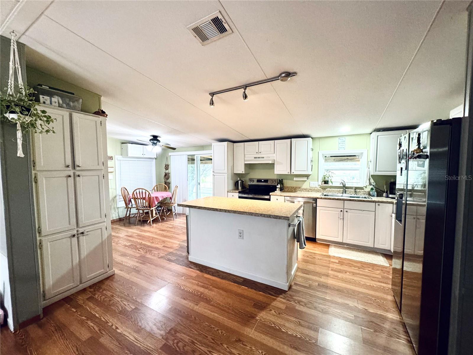 TIGER CREEK GROVES - Residential