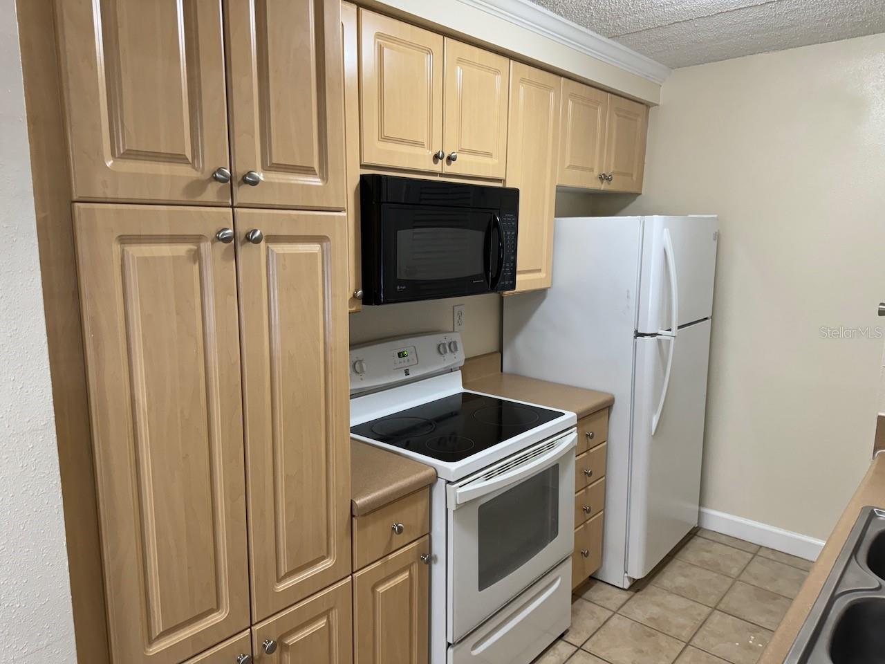 SIENA VILLAS AT BEACH PARK A C - Residential Lease