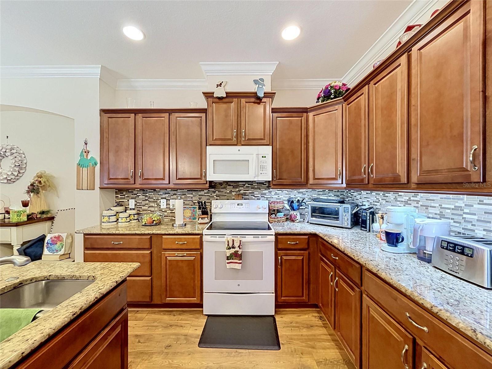 SUN CITY CENTER UNIT 274 & 2 - Residential