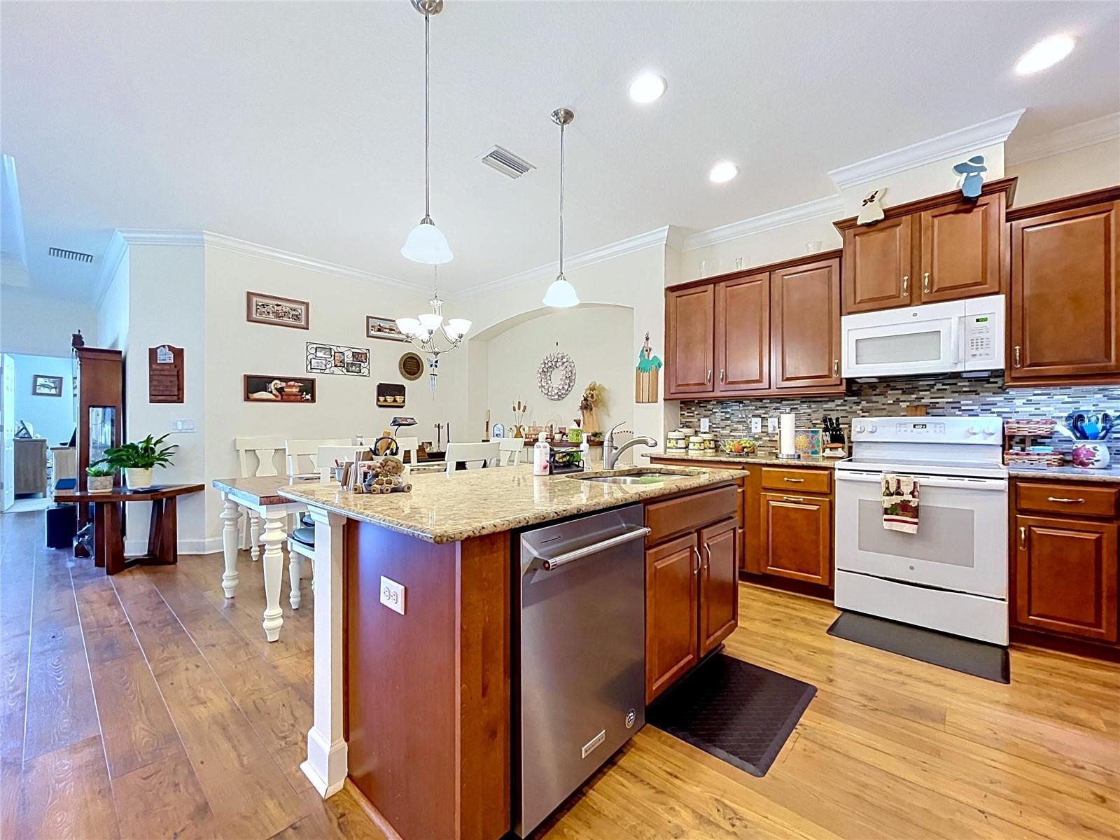 SUN CITY CENTER UNIT 274 & 2 - Residential