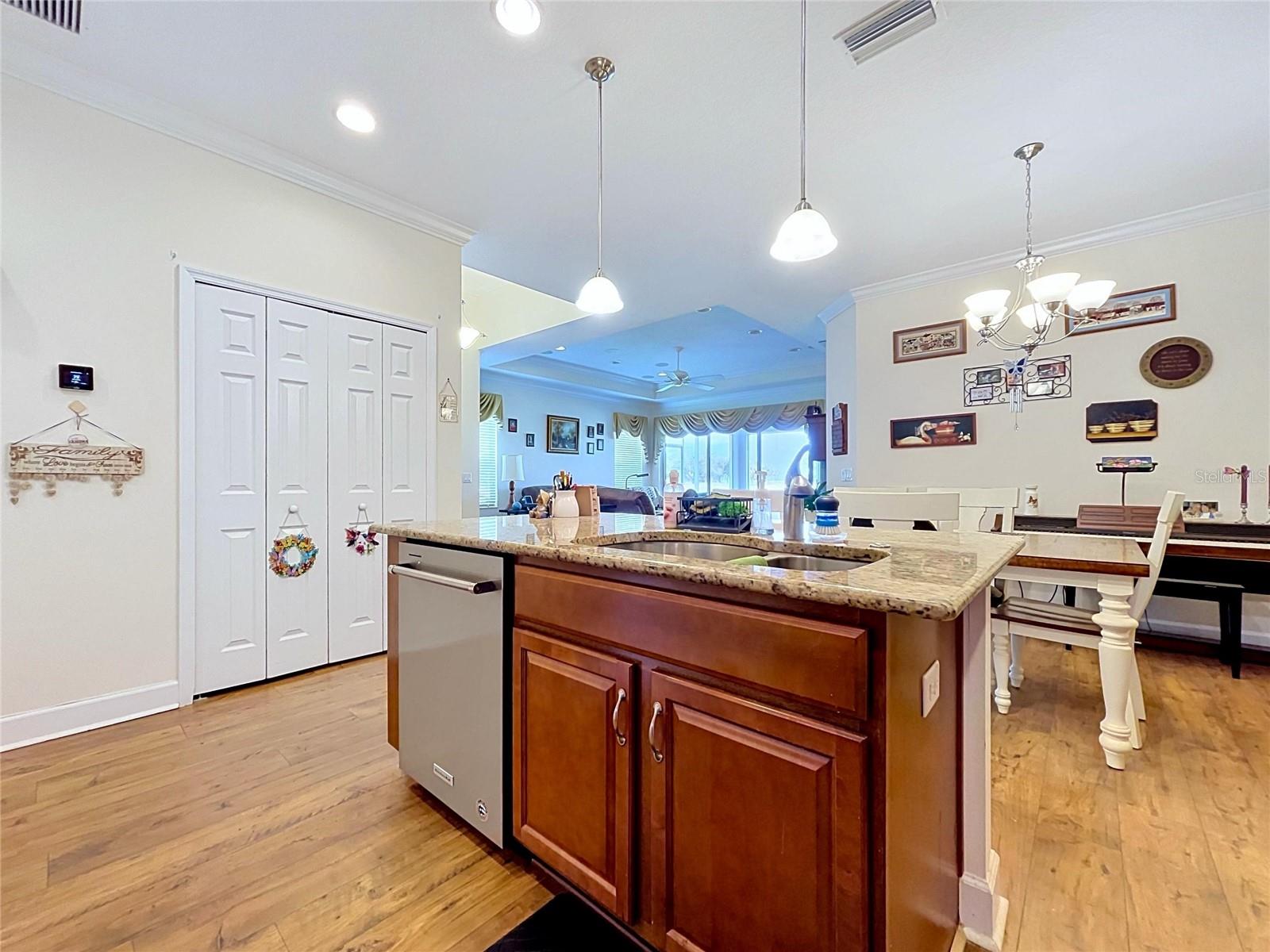 SUN CITY CENTER UNIT 274 & 2 - Residential
