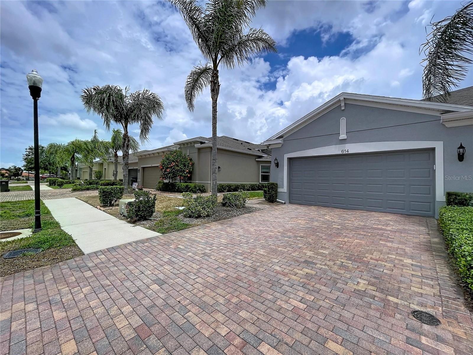 SUN CITY CENTER UNIT 274 & 2 - Residential