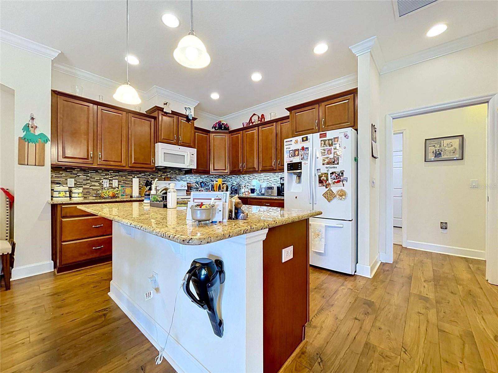 SUN CITY CENTER UNIT 274 & 2 - Residential