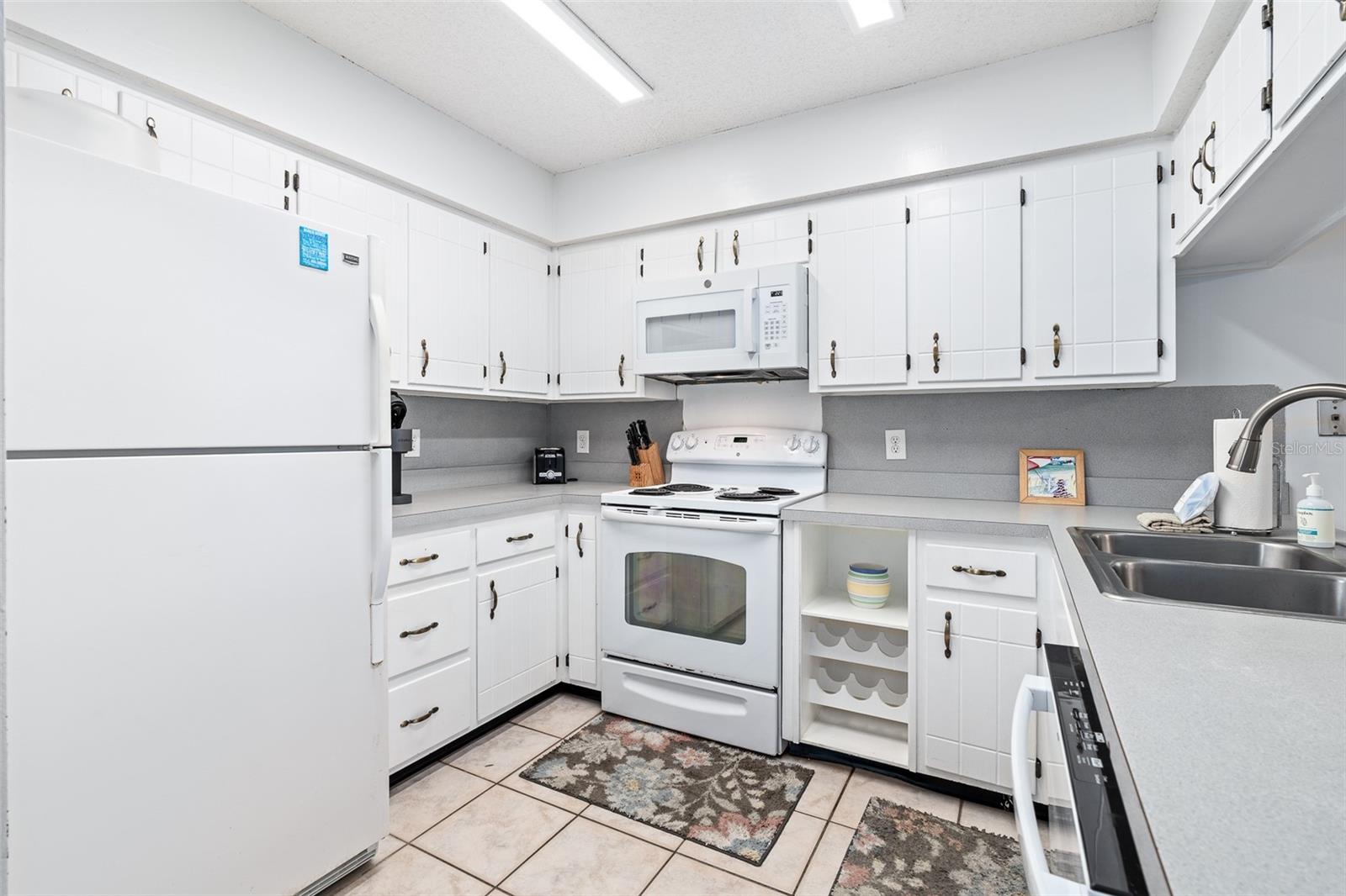 SURFSIDE SUB - Residential Income