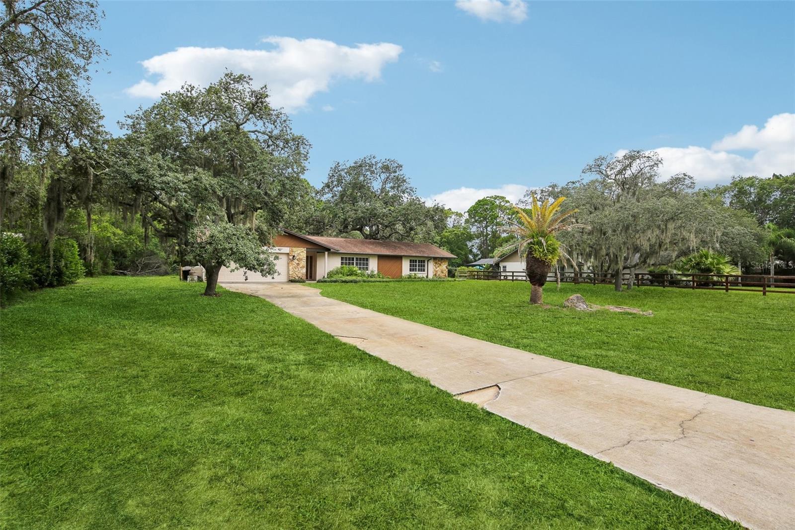 GOLDEN ACRES - Residential
