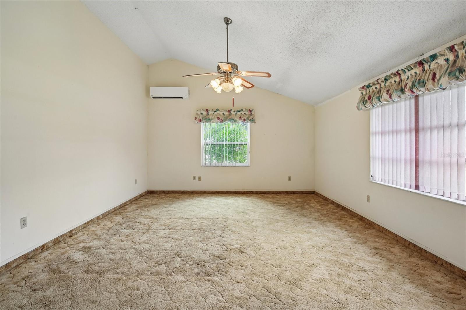 GOLDEN ACRES - Residential