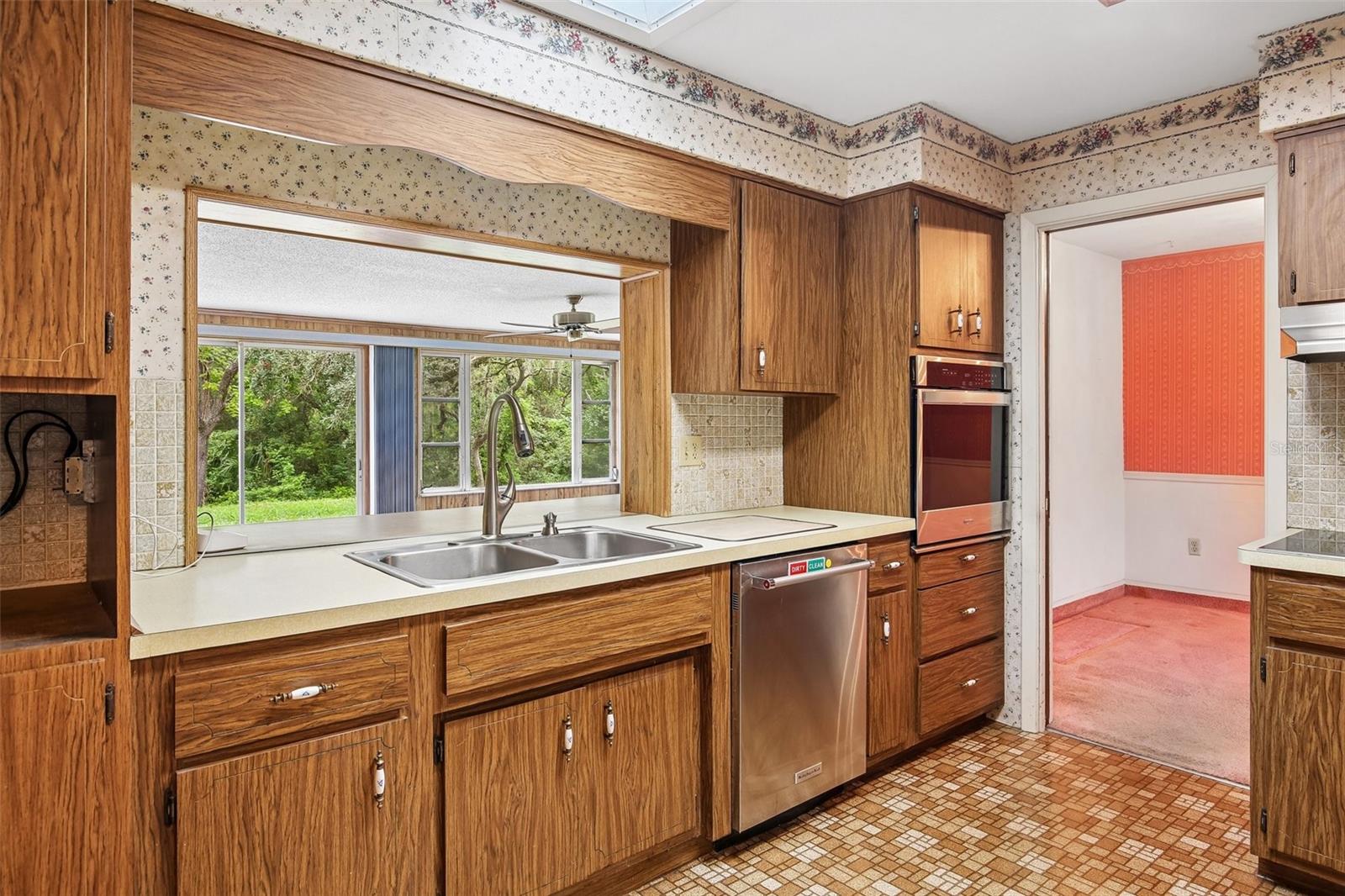 GOLDEN ACRES - Residential