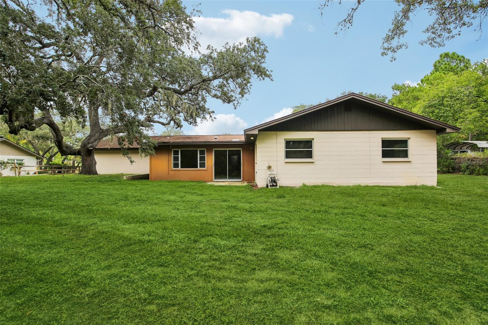 GOLDEN ACRES - Residential