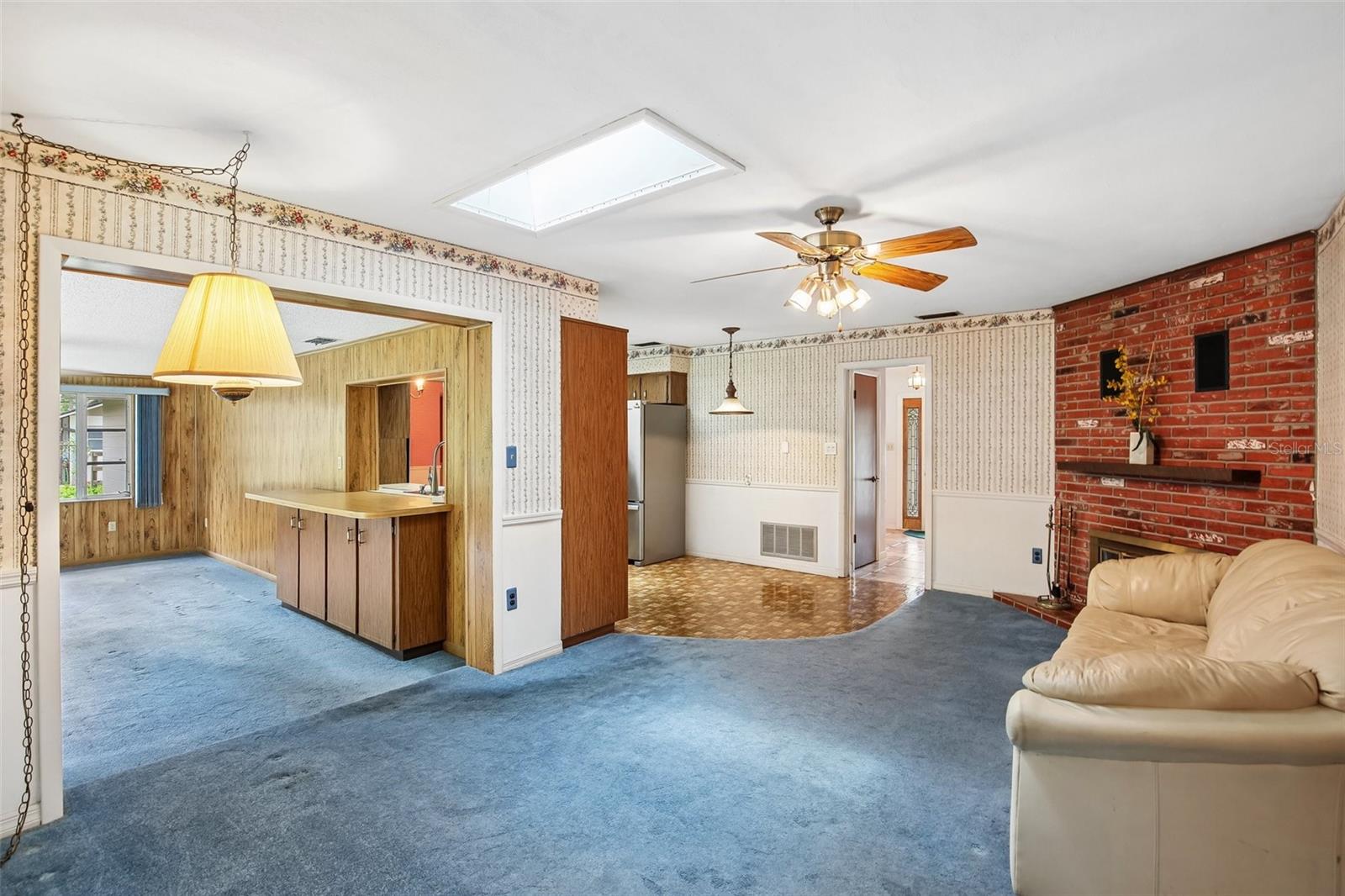 GOLDEN ACRES - Residential