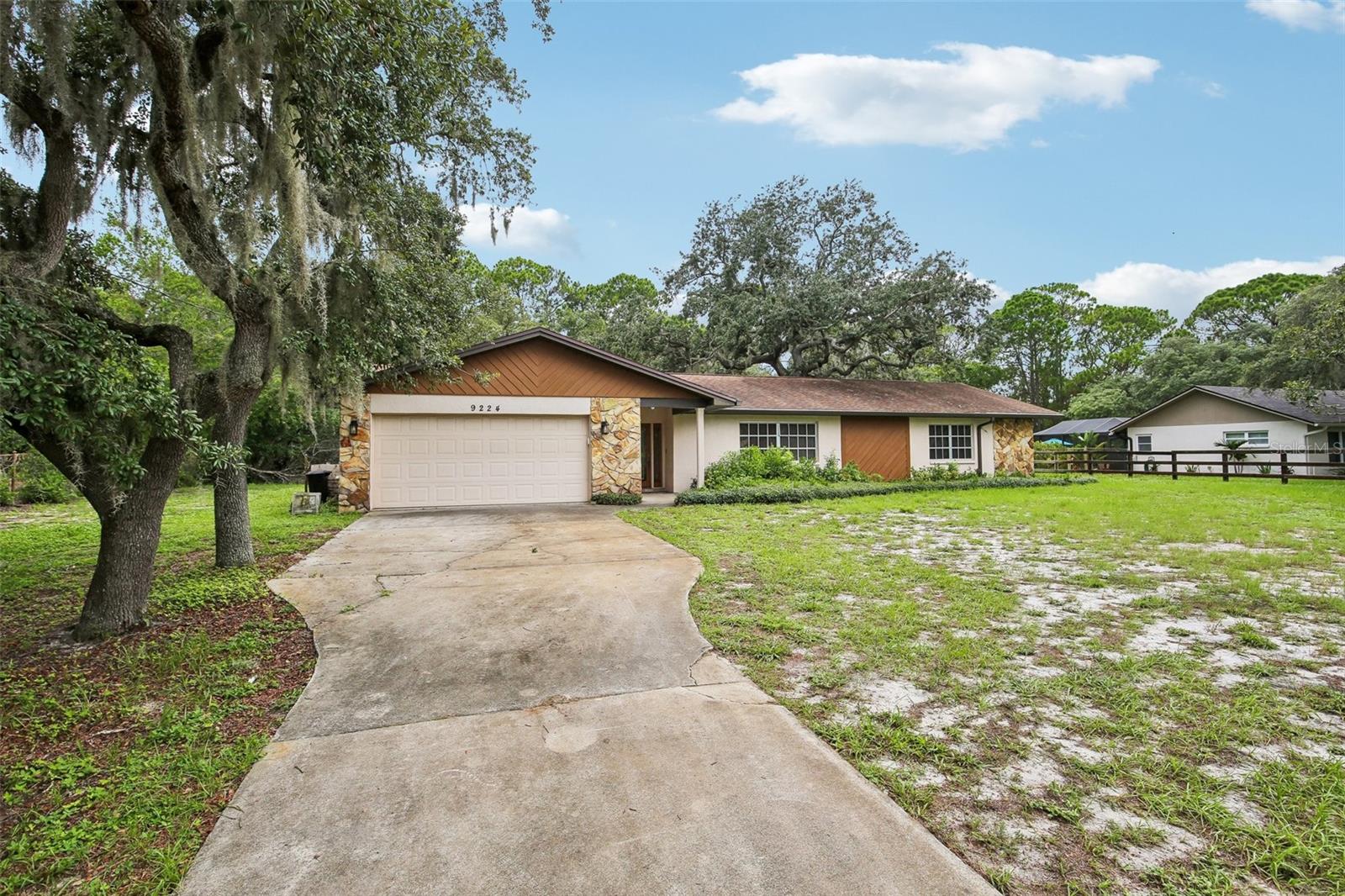 GOLDEN ACRES - Residential