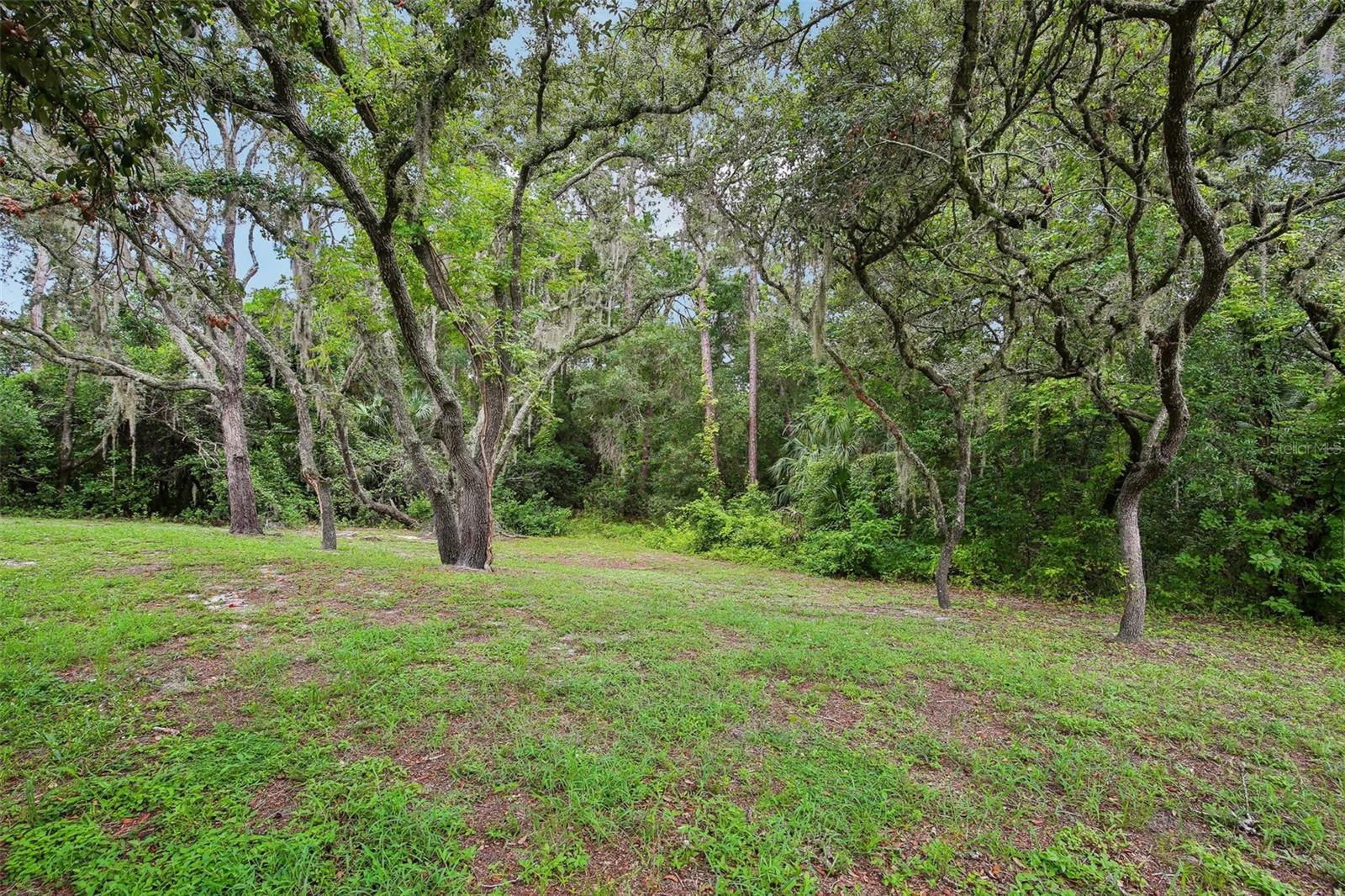 GOLDEN ACRES - Residential