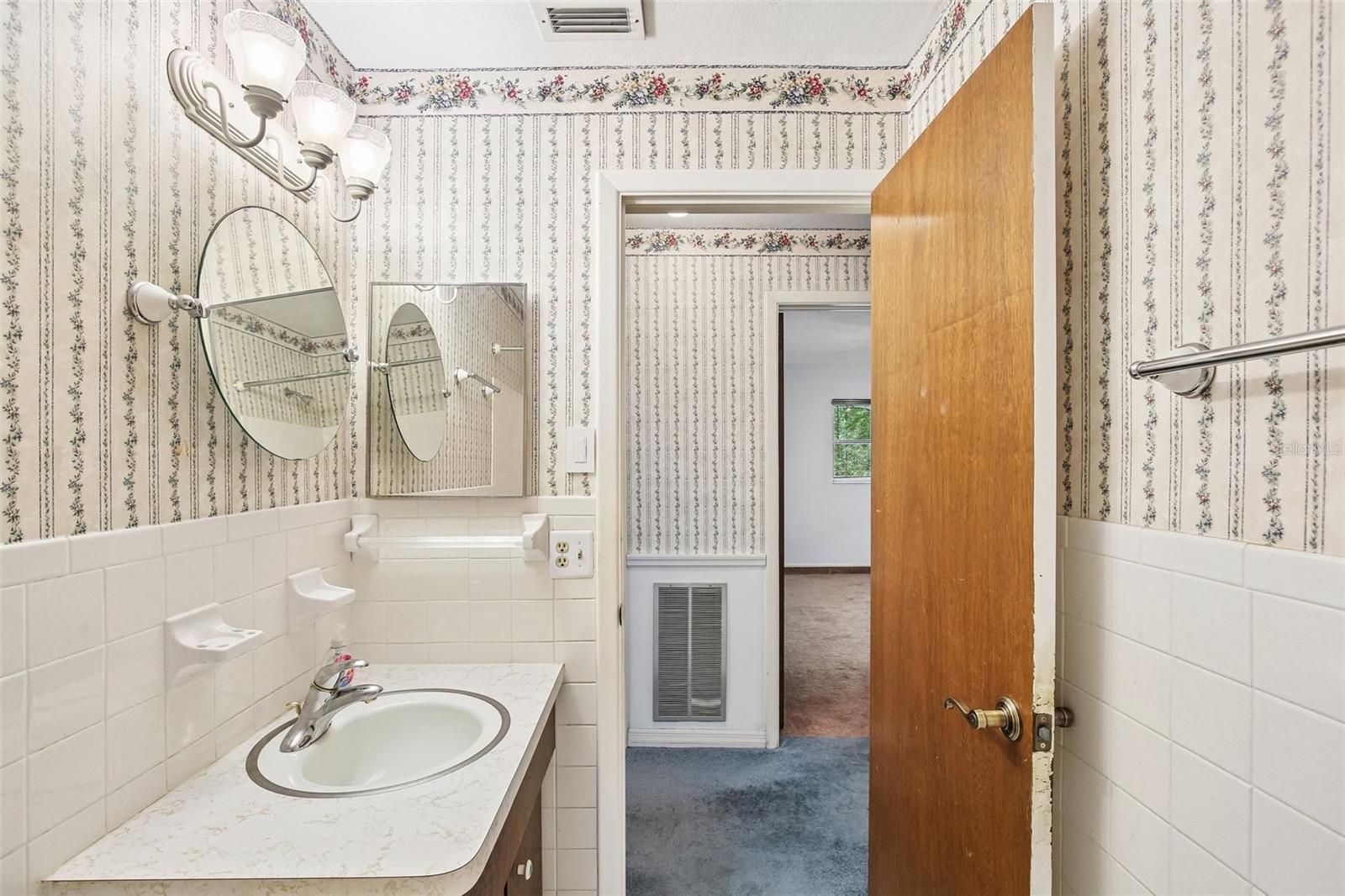 GOLDEN ACRES - Residential