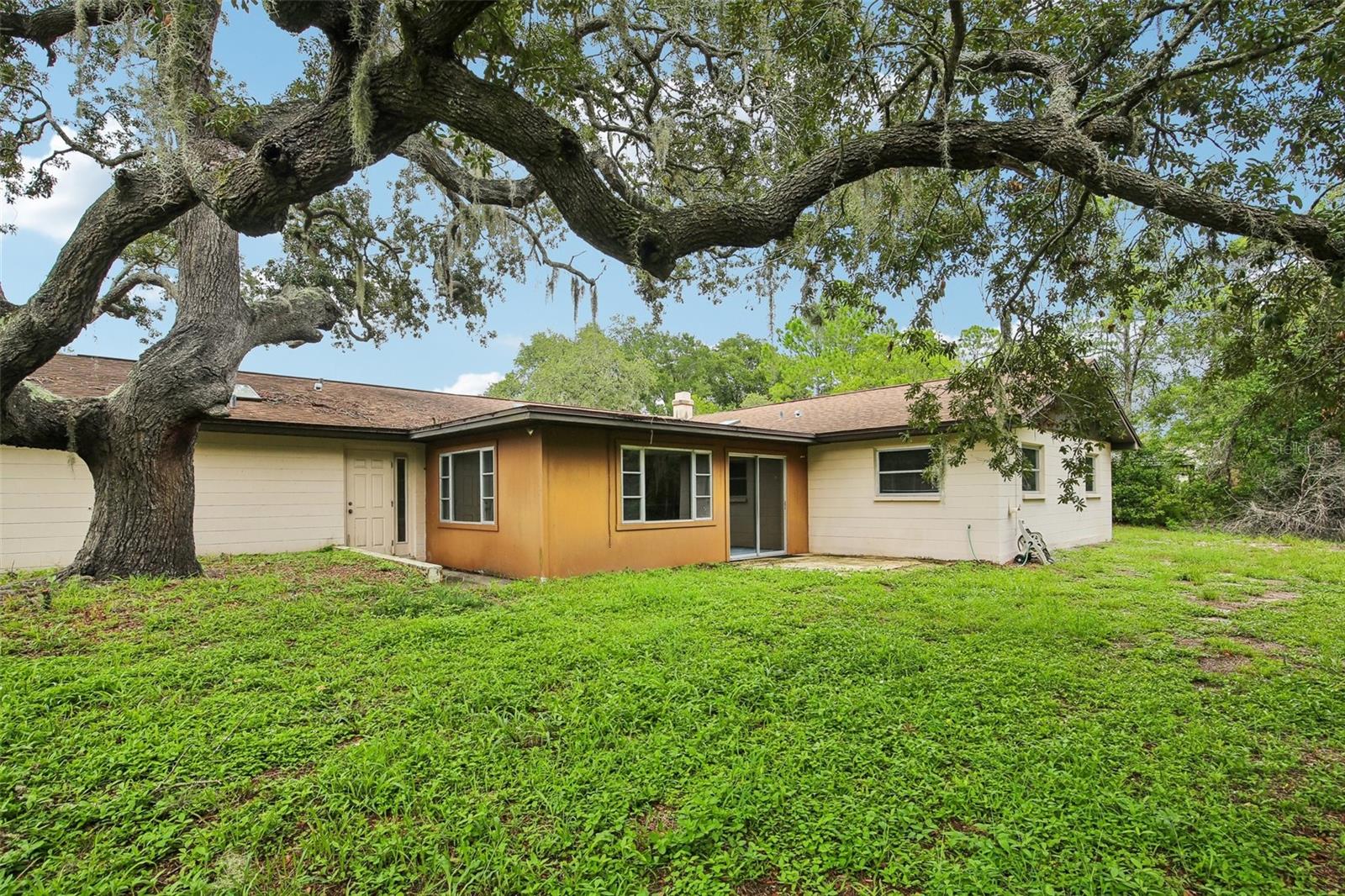 GOLDEN ACRES - Residential