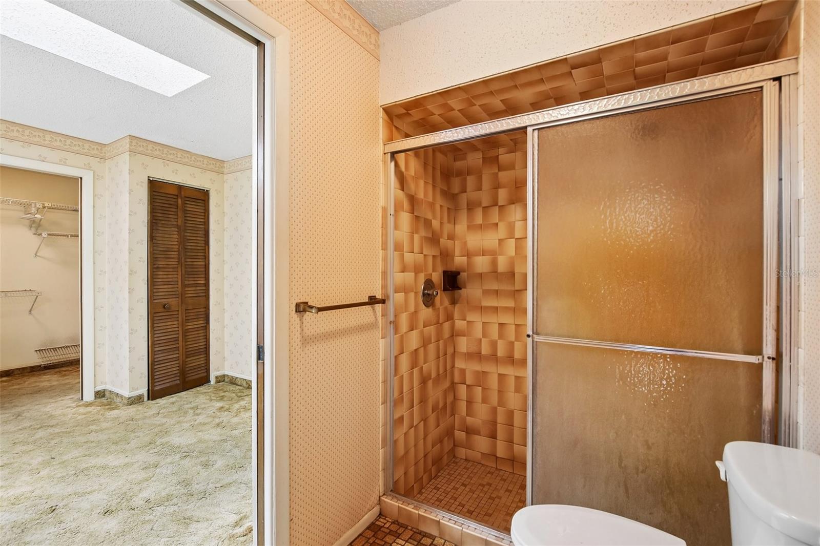 GOLDEN ACRES - Residential
