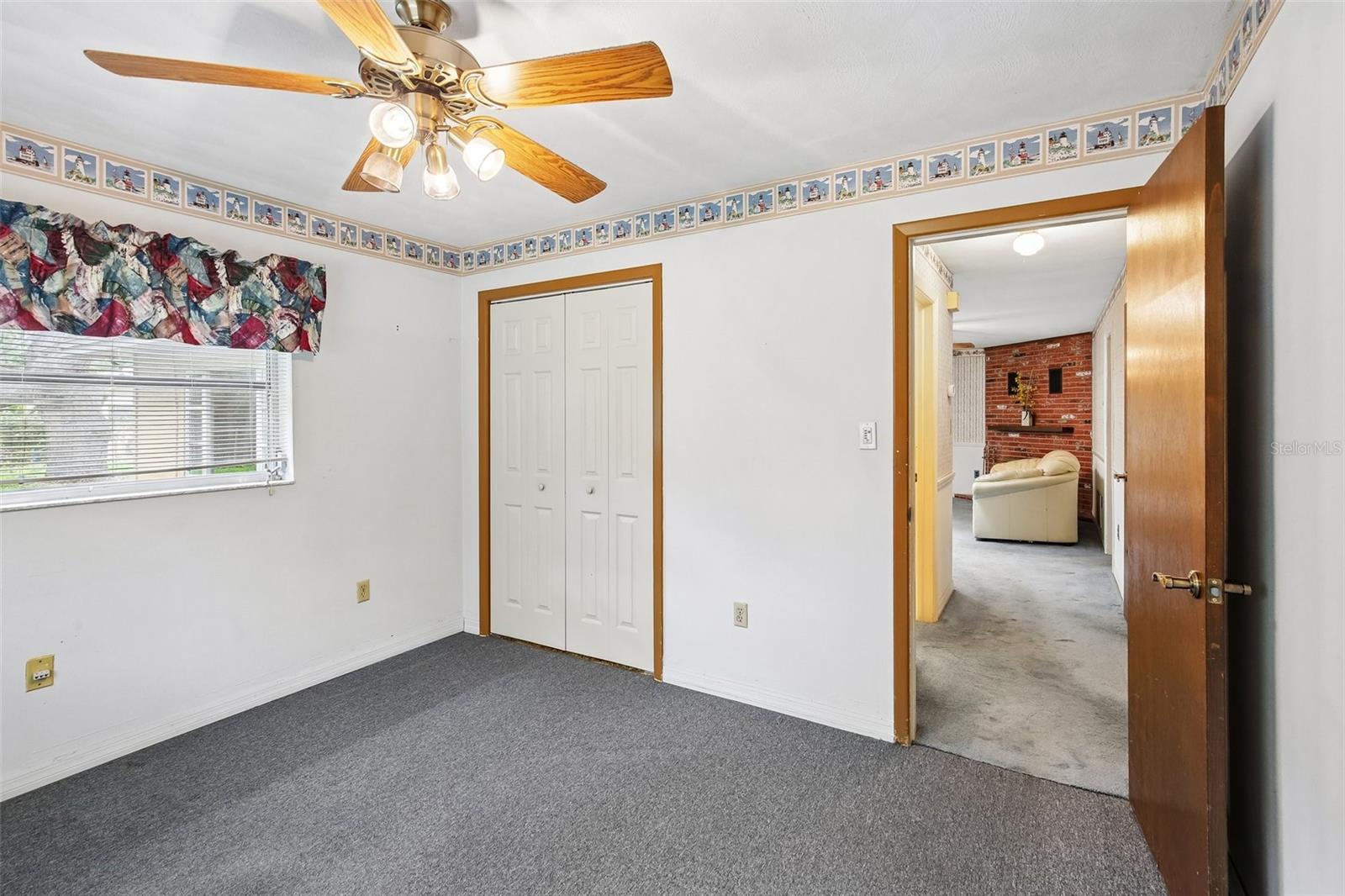 GOLDEN ACRES - Residential