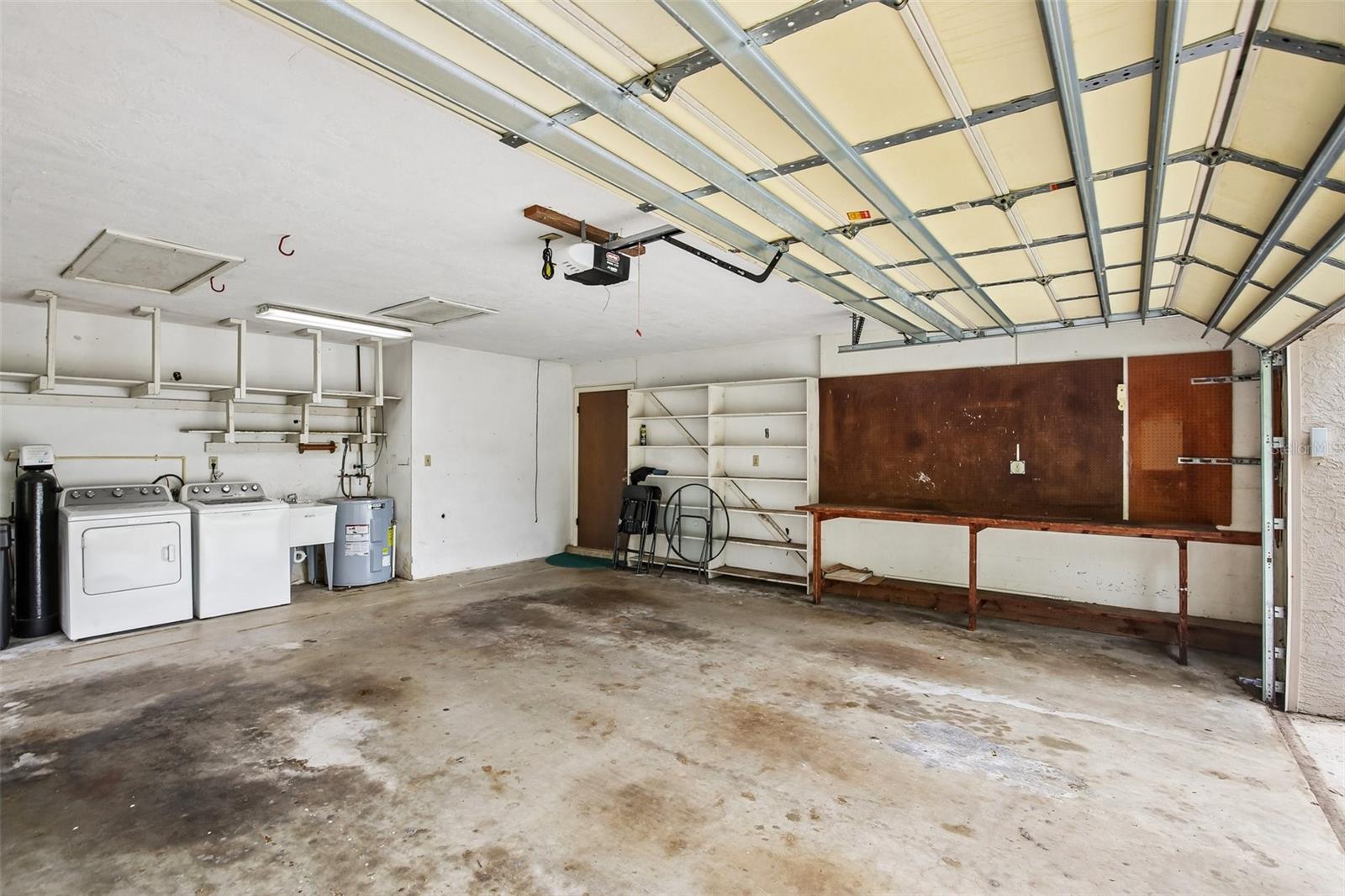 GOLDEN ACRES - Residential