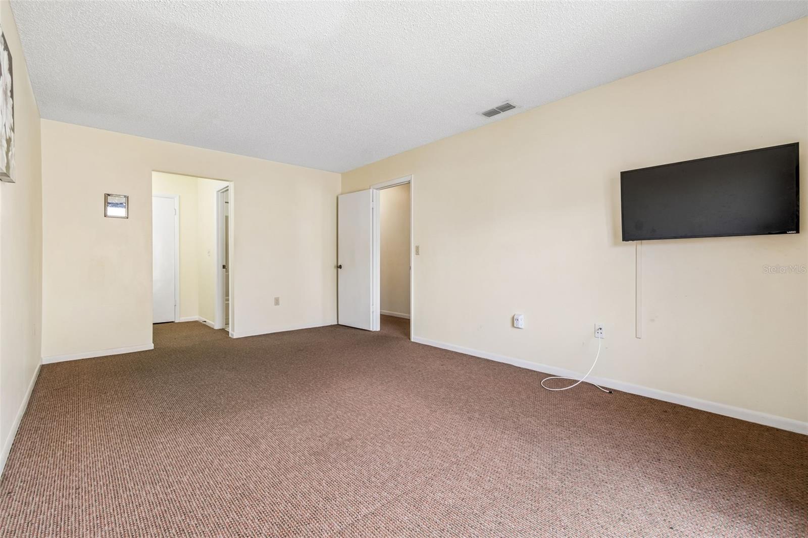 MEADOW OAKS A CONDO - Residential