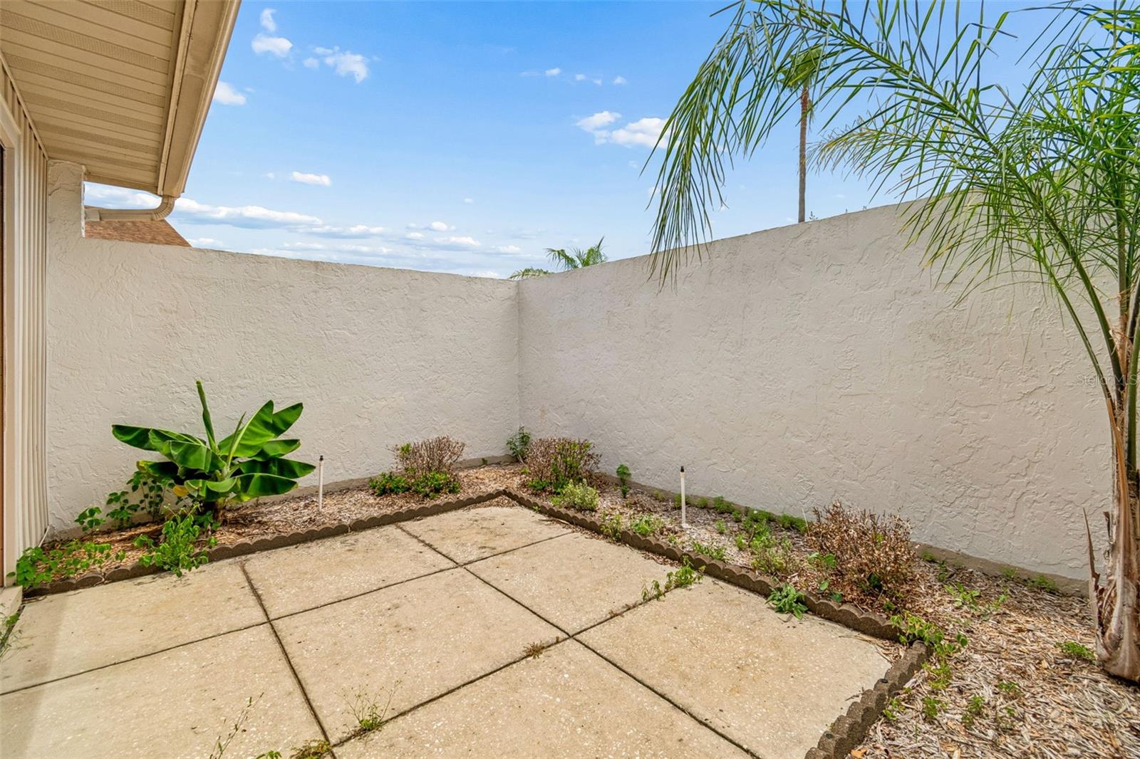 MEADOW OAKS A CONDO - Residential
