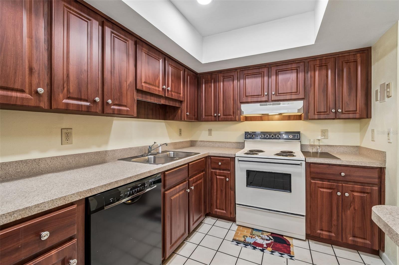MEADOW OAKS A CONDO - Residential