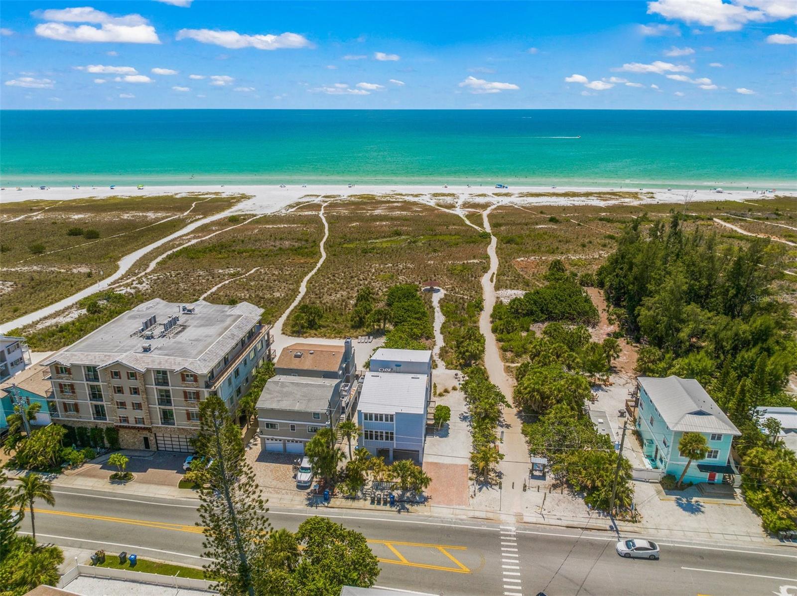 SIESTA PINES - Residential