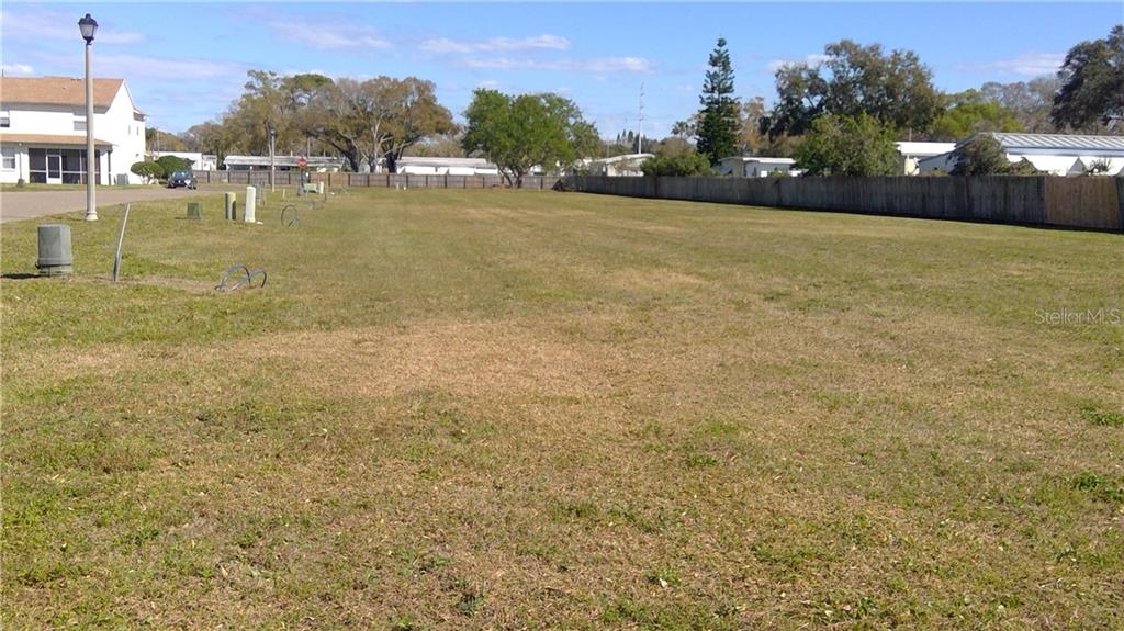 HERITAGE OAKS TWNHMS - Land