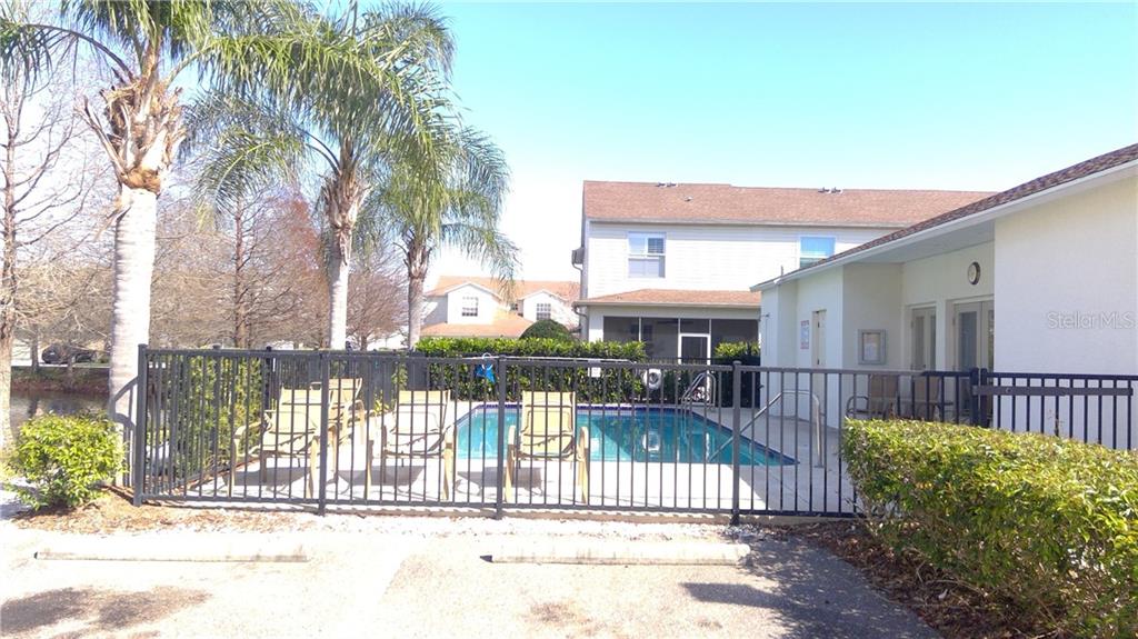 HERITAGE OAKS TWNHMS - Land