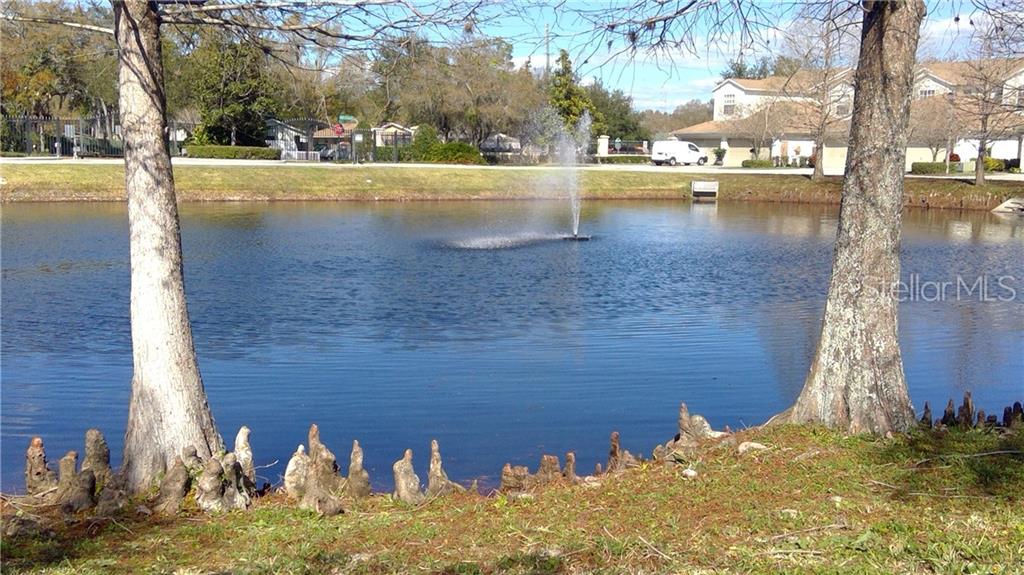 HERITAGE OAKS TWNHMS - Land