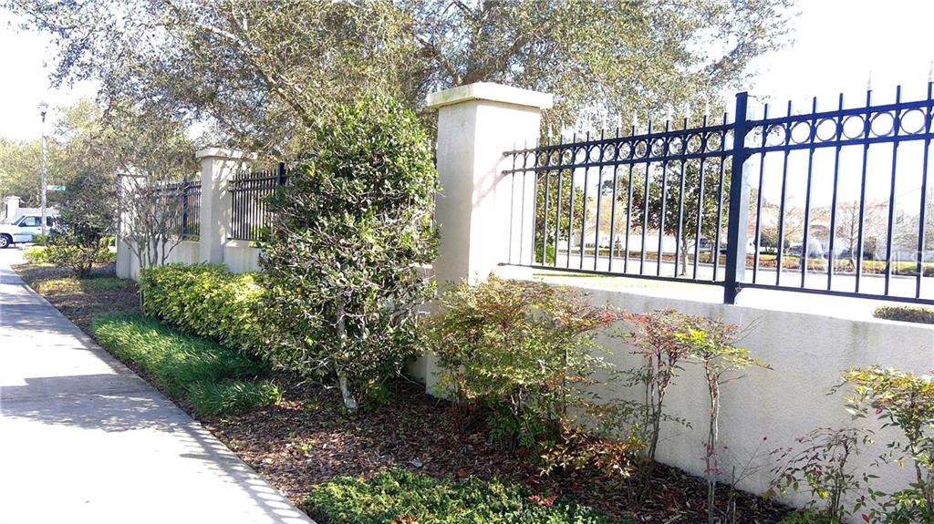 HERITAGE OAKS TWNHMS - Land
