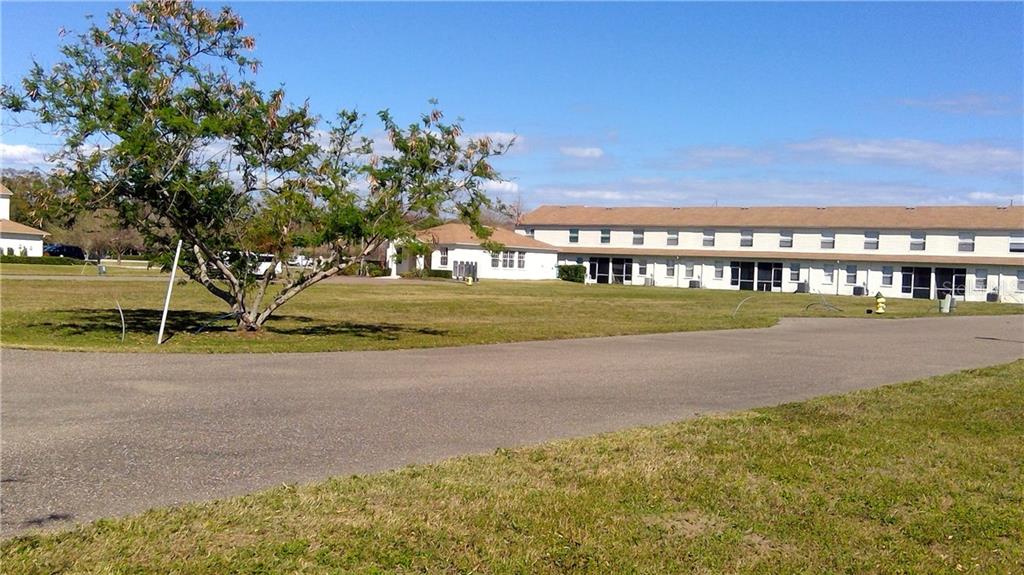 HERITAGE OAKS TWNHMS - Land