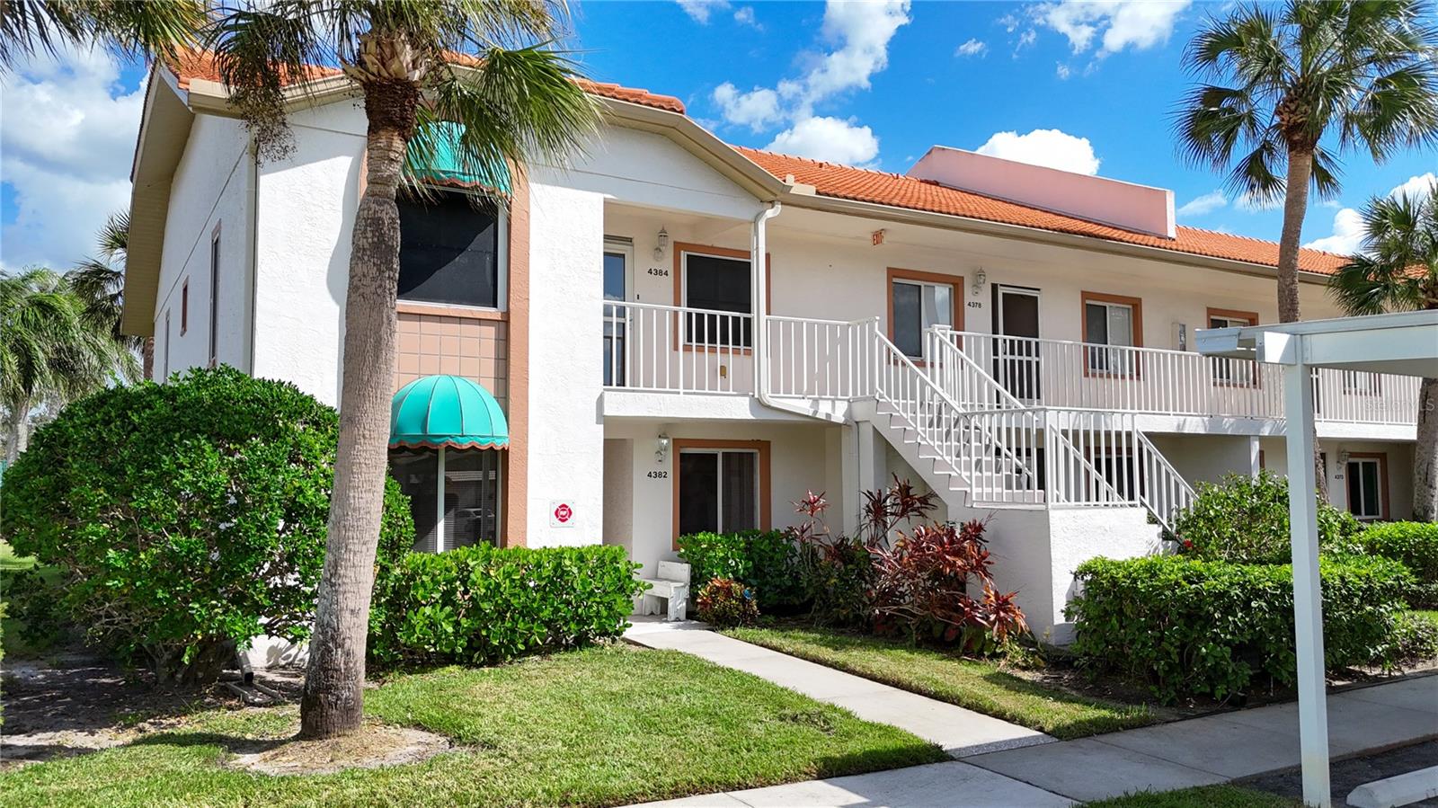 Welcome to this charming 2-bedroom, 2-bath residence in the highly sought-after Casa Del Sol community! This rarely available ground-floor END unit is just steps away from the clubhouse and sparkling pool. Freshly painted, the home was replumbed in 2018 and features an A/C system installed in 2023. Casa Del Sol offers a vibrant lifestyle with amenities including a clubhouse, fitness center, pool, and tennis courts. Ideally located near I-75, top-rated restaurants, shopping, and more—this is Sarasota living at its best!