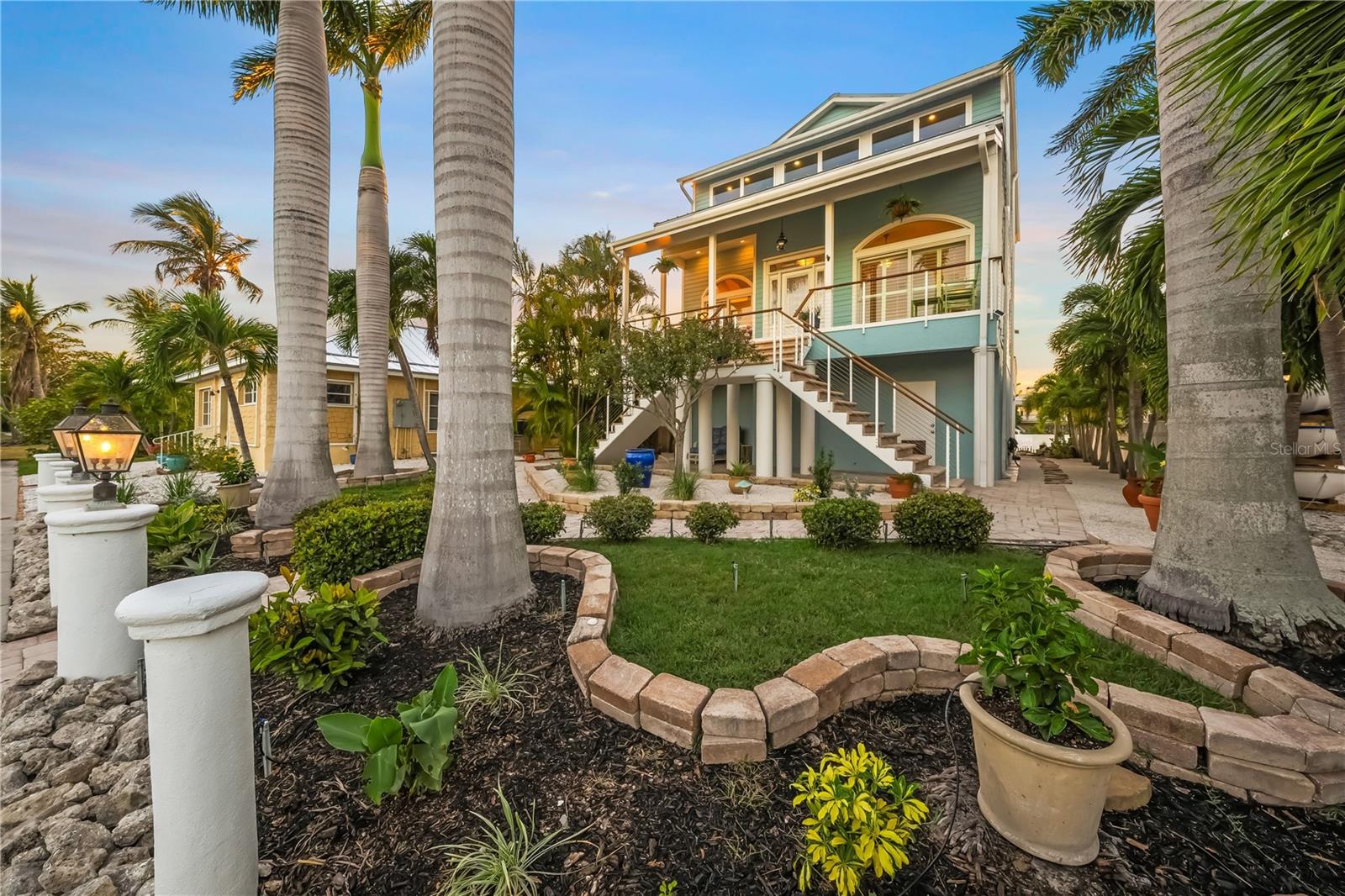 LONGBEACH VILLAGE - Residential