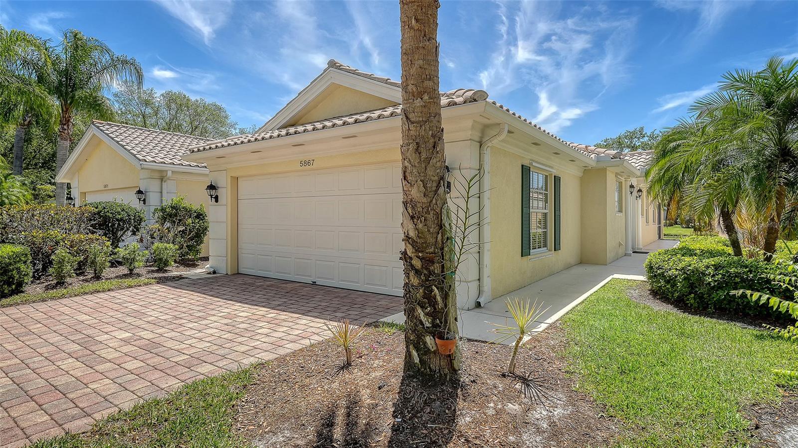 VILLAGEWALK - Residential