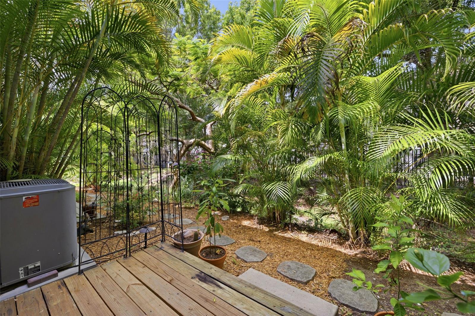 LOCH LOMOND ESTATES CONDO - Residential