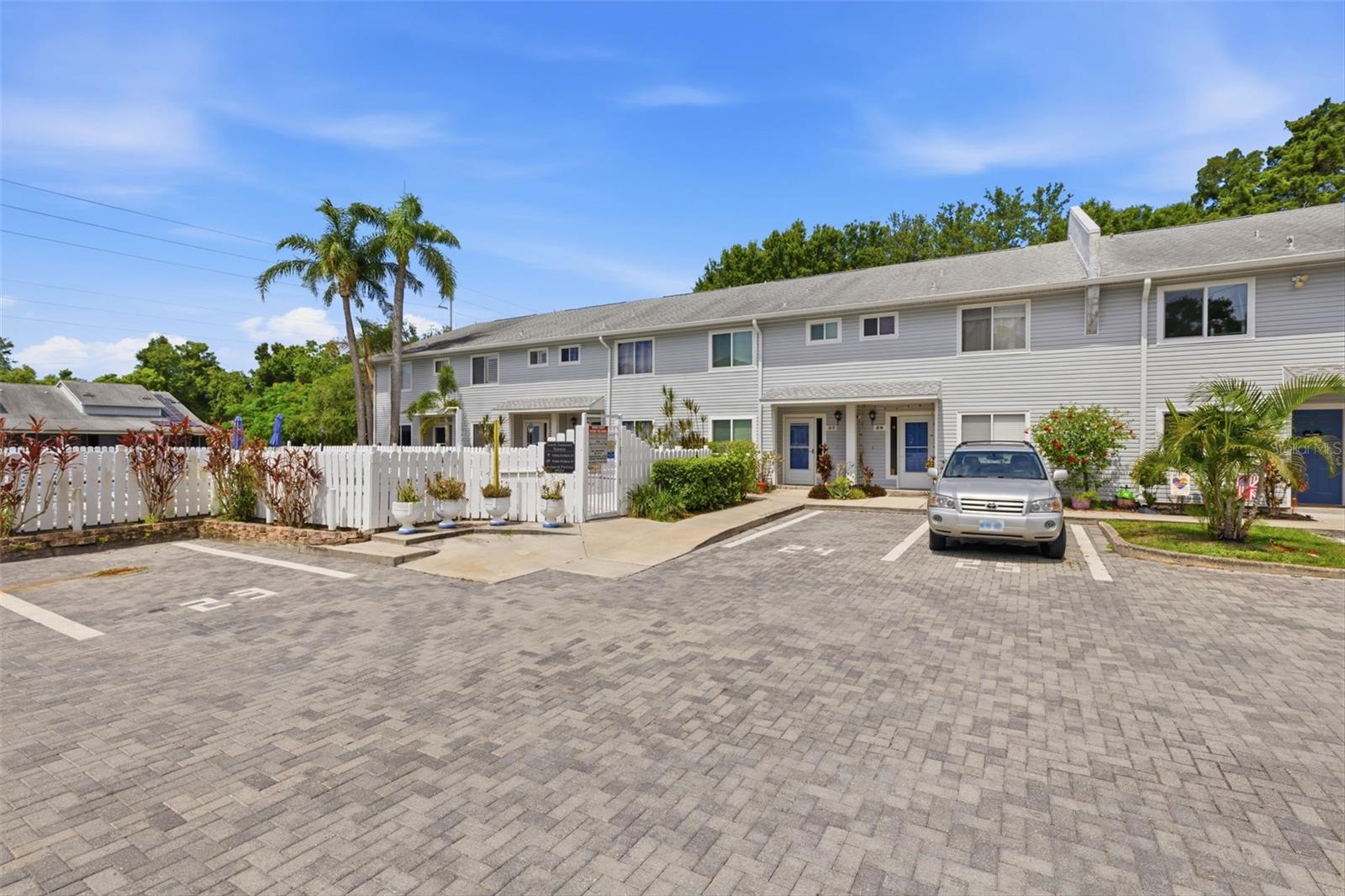 LOCH LOMOND ESTATES CONDO - Residential