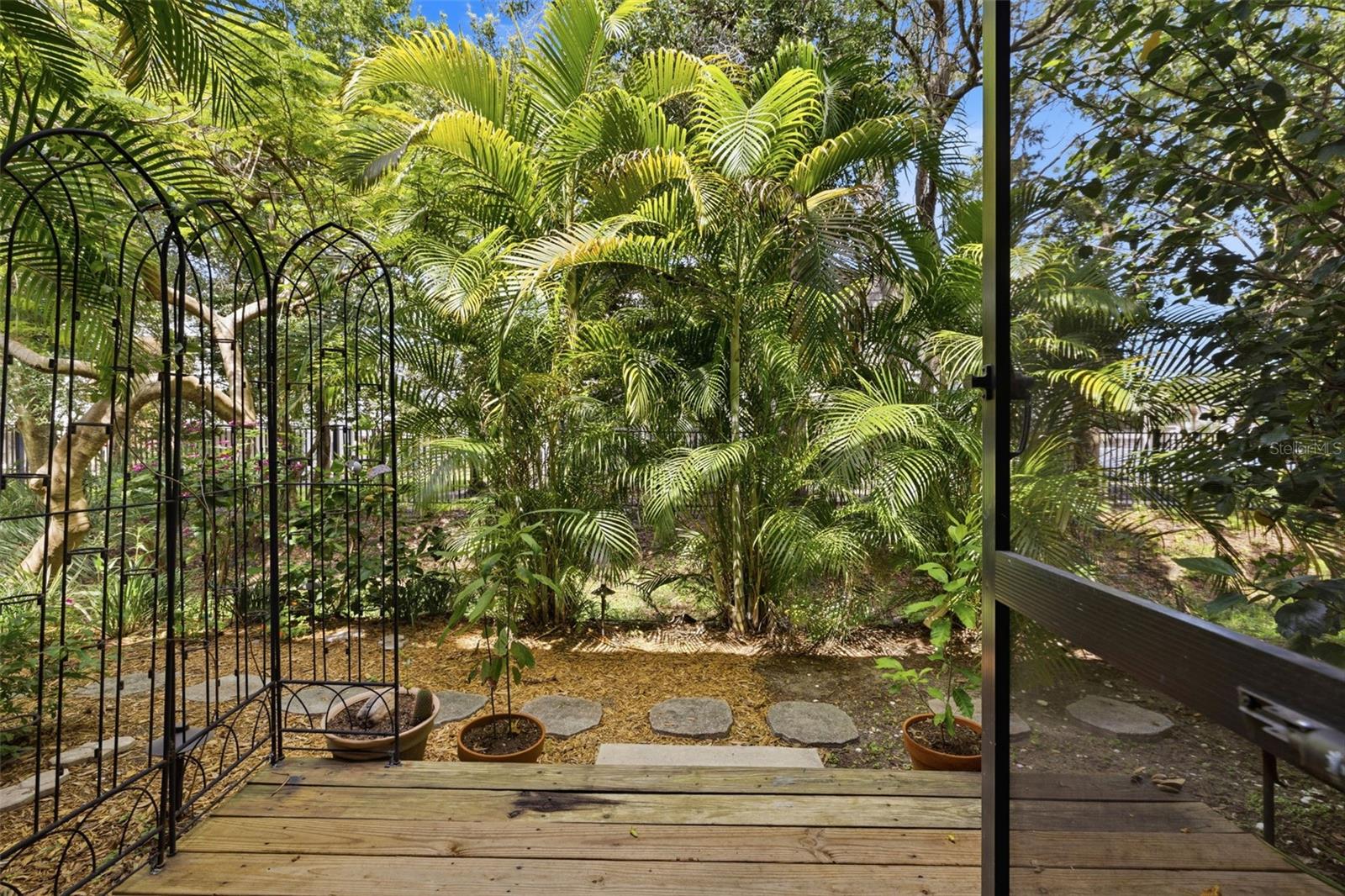 LOCH LOMOND ESTATES CONDO - Residential