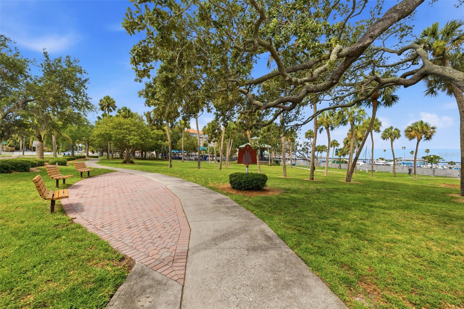 LOCH LOMOND ESTATES CONDO - Residential