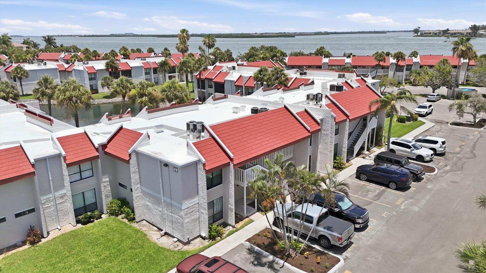RUNAWAY BAY - Residential