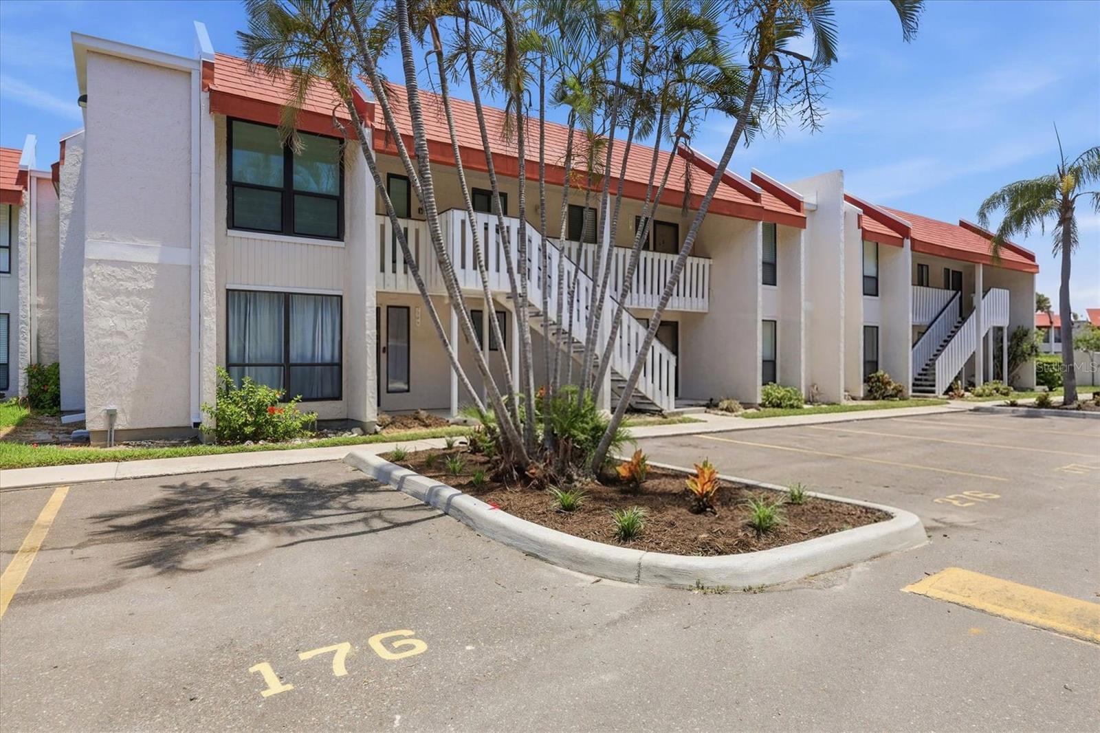 RUNAWAY BAY - Residential