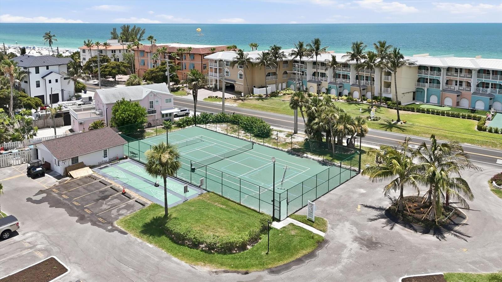 RUNAWAY BAY - Residential