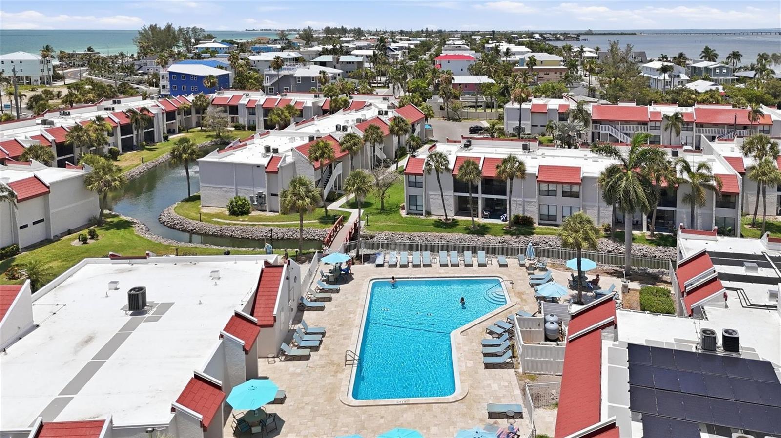 RUNAWAY BAY - Residential