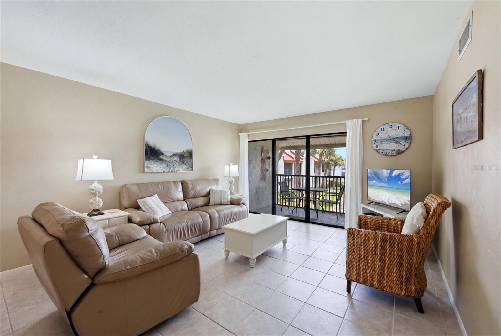 RUNAWAY BAY - Residential