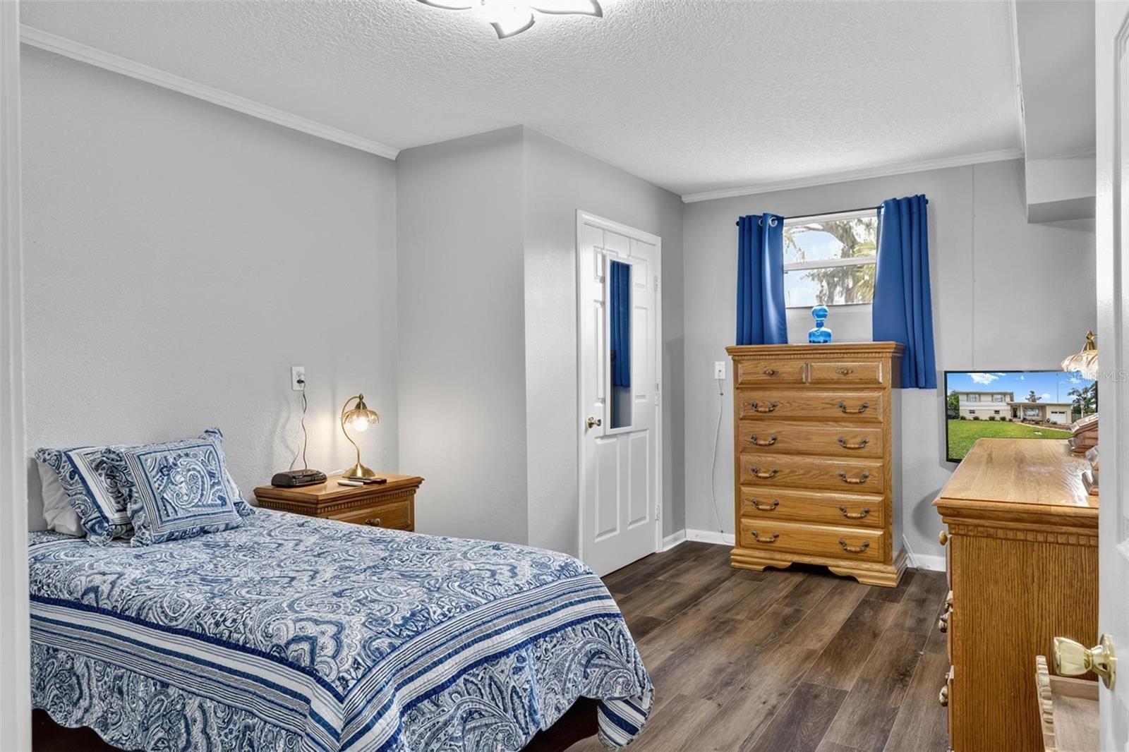 KILLARNEY SHORES - Residential
