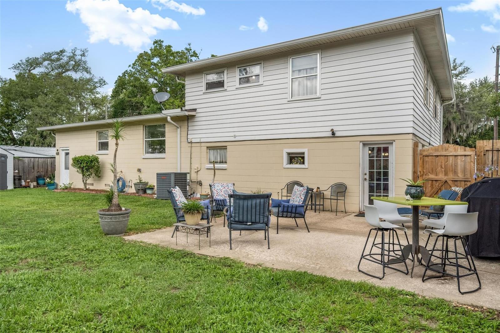KILLARNEY SHORES - Residential