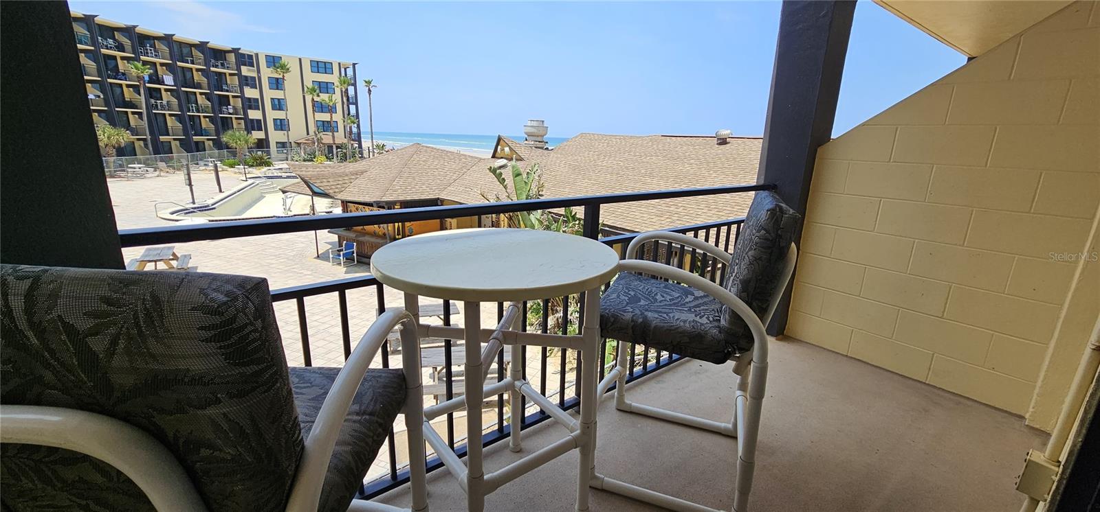 HAWALLAN INN BEACH RESIDENCE - Residential