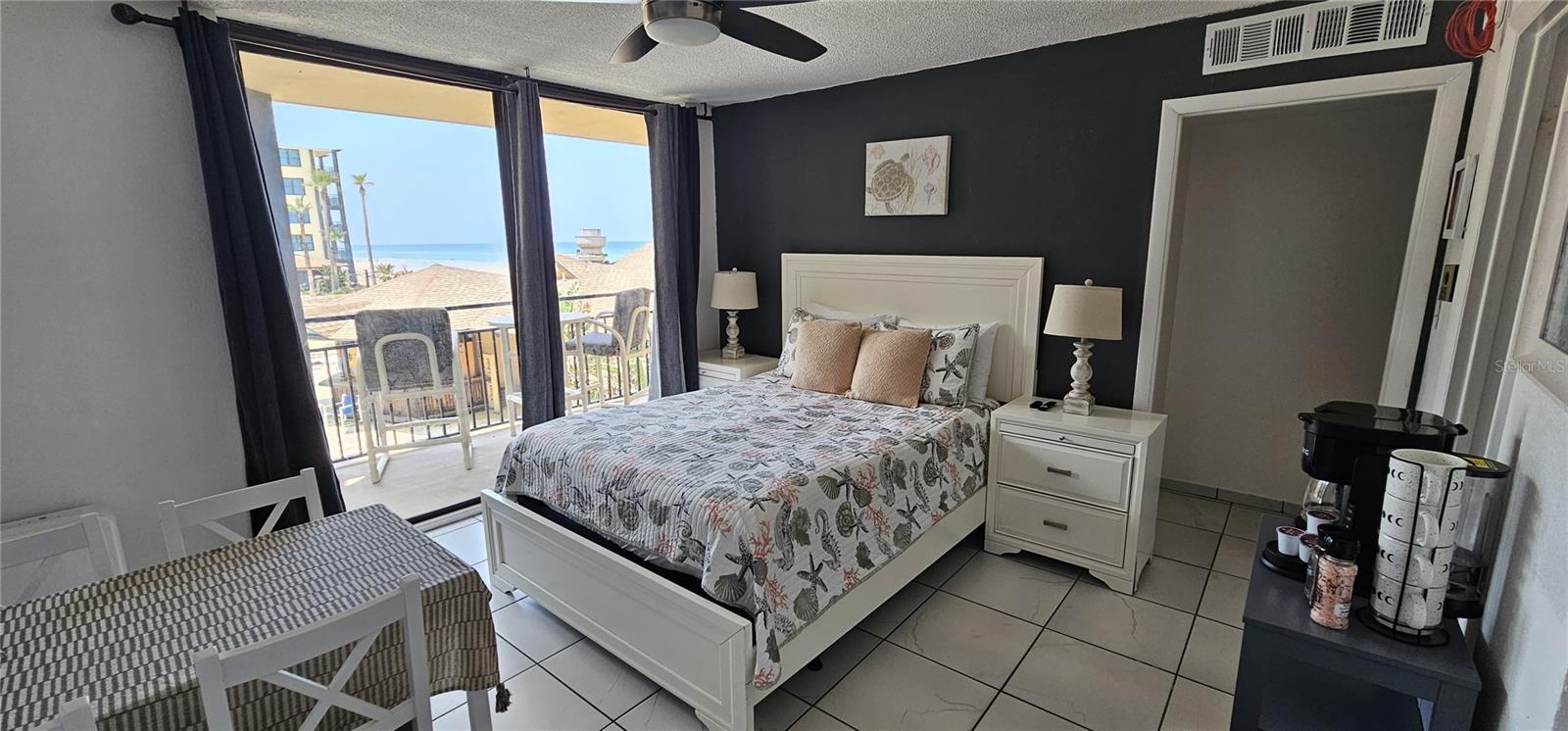 HAWALLAN INN BEACH RESIDENCE - Residential